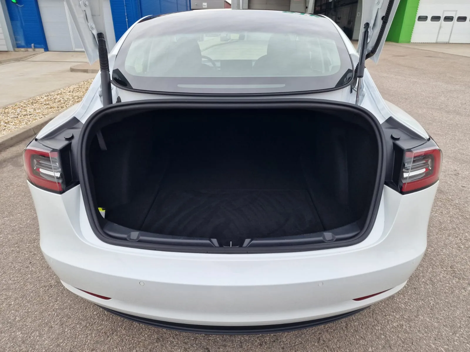 
								Tesla Model 3 Long Range AWD full									