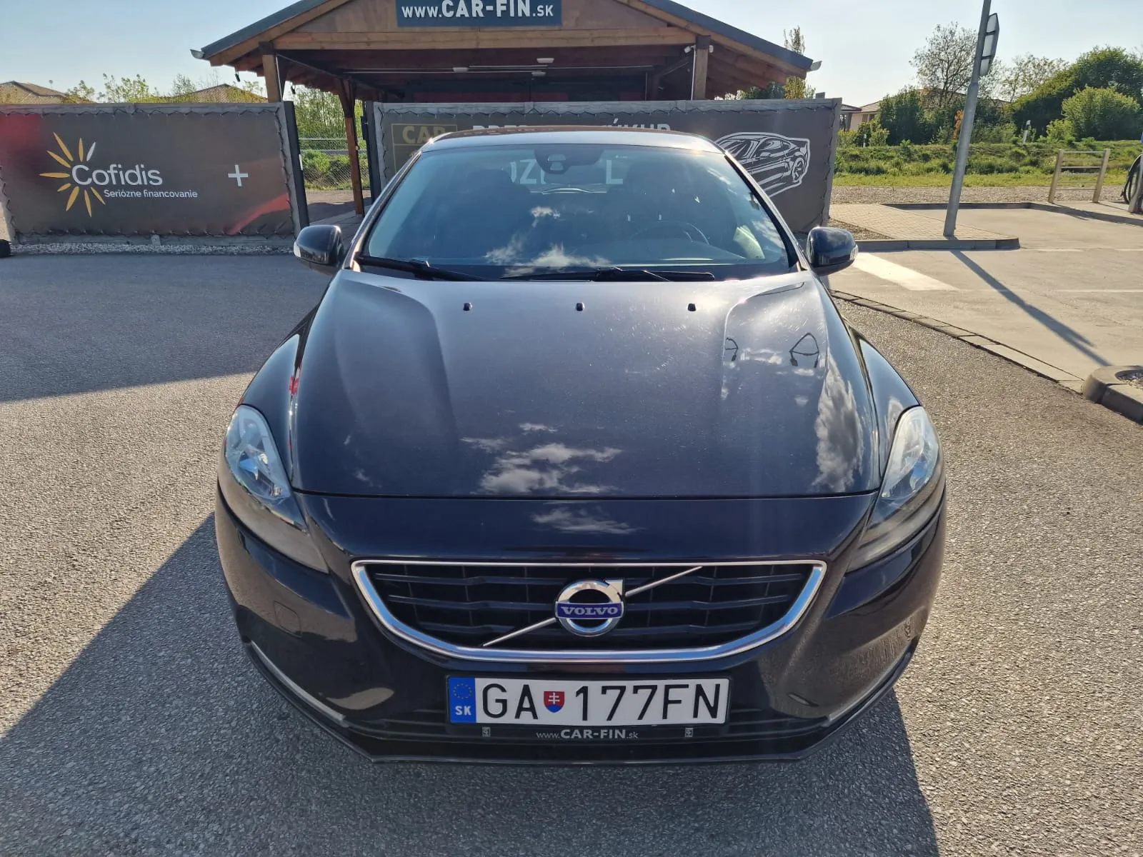 
								Volvo V40 Momentum full									
