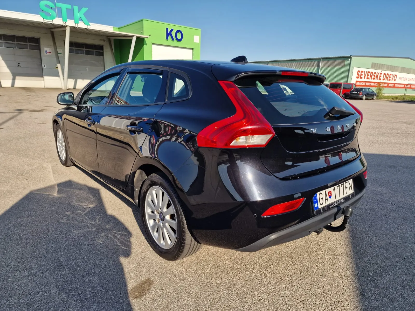 
								Volvo V40 Momentum full									