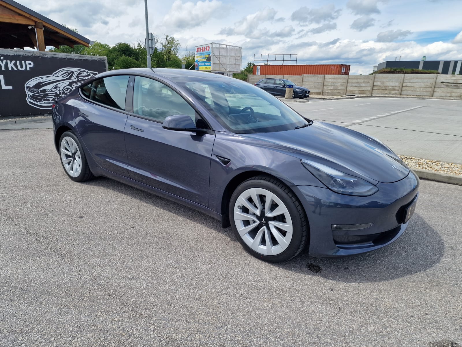 
								Tesla Model 3 Long Range AWD full									