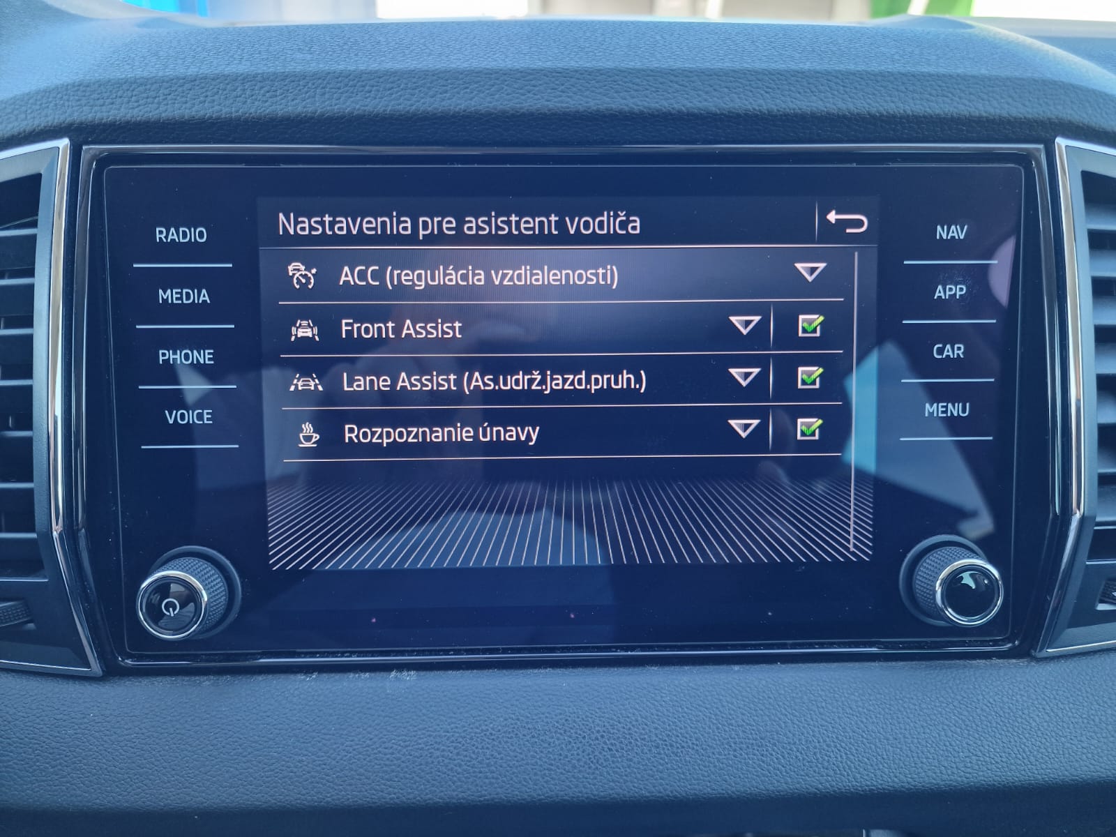 
								Škoda Karoq 2.0 TDI EVO Ambition DSG full									