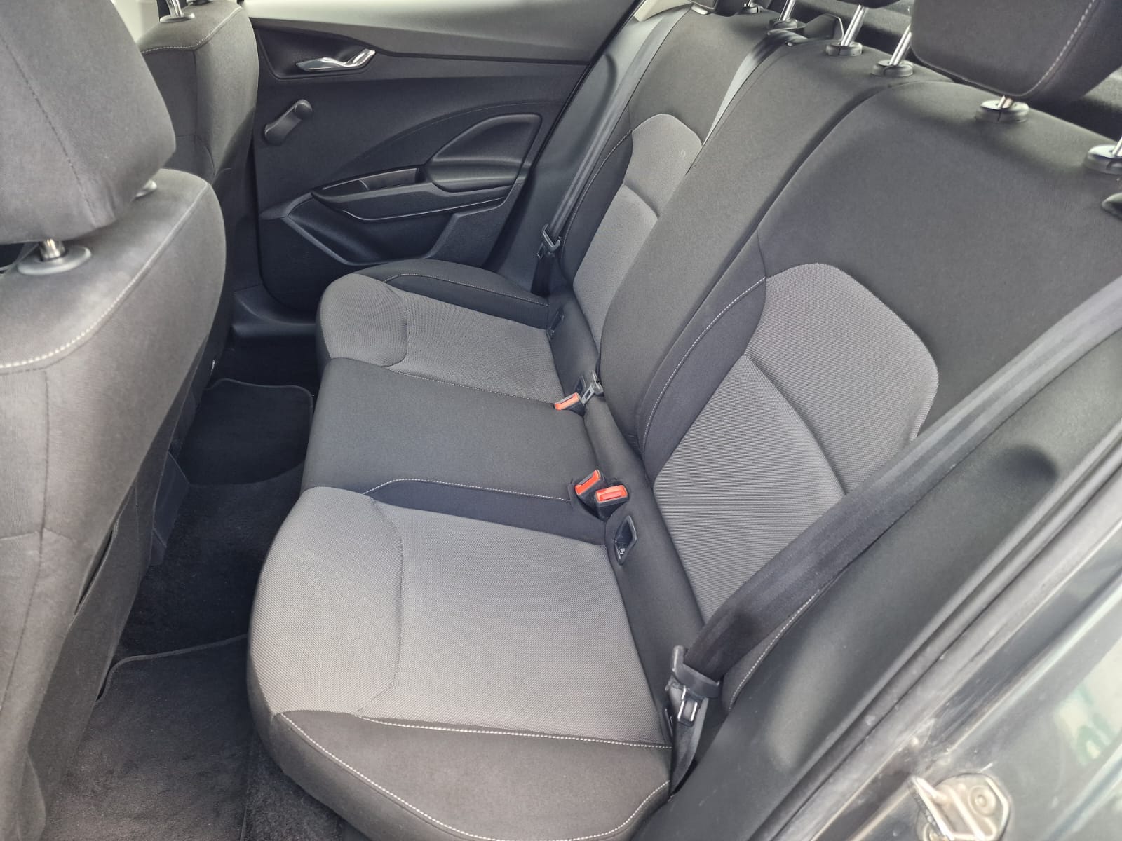 
								Škoda Fabia 1.0 MPI Ambition full									