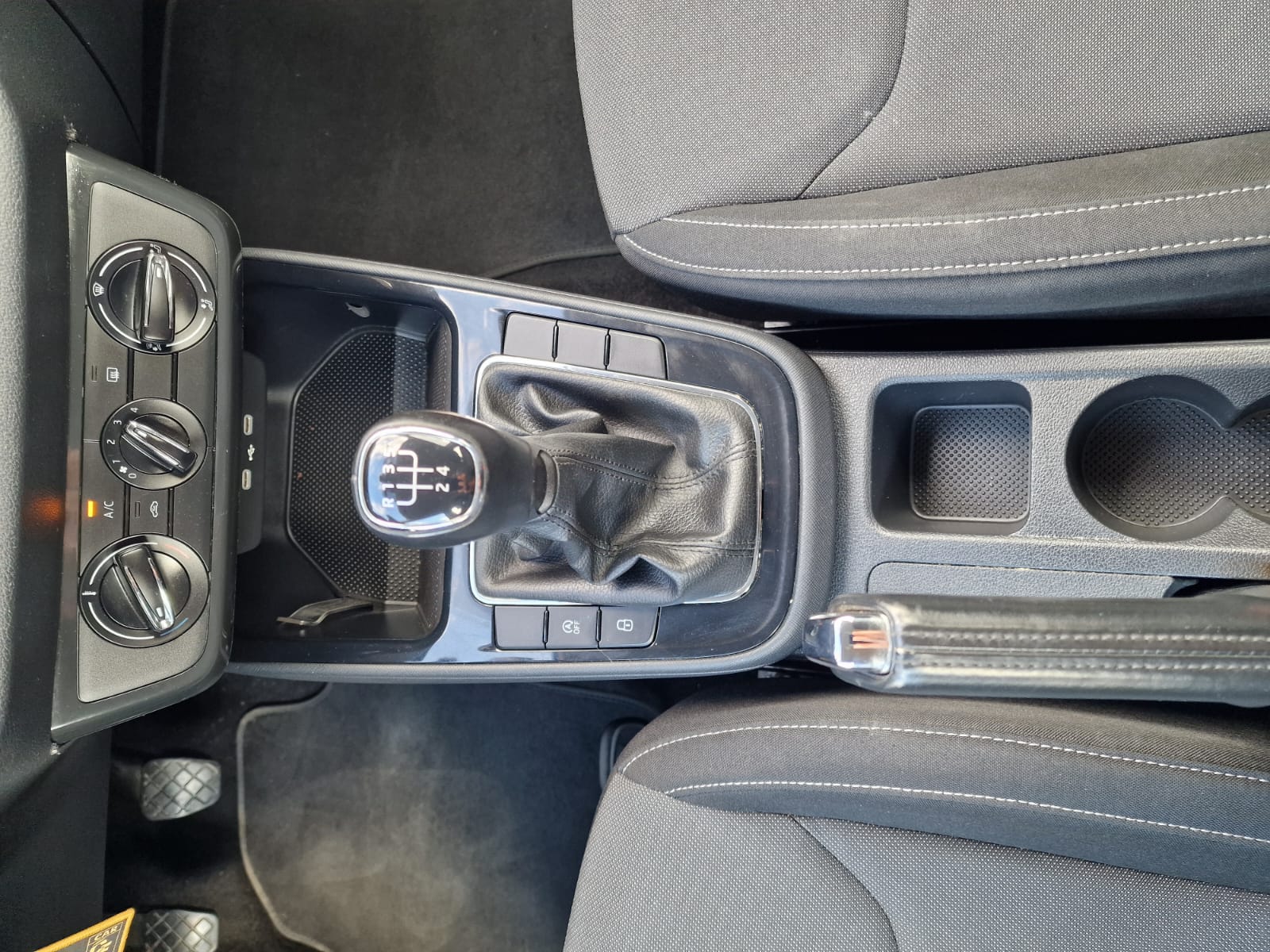 
								Škoda Fabia 1.0 MPI Ambition full									