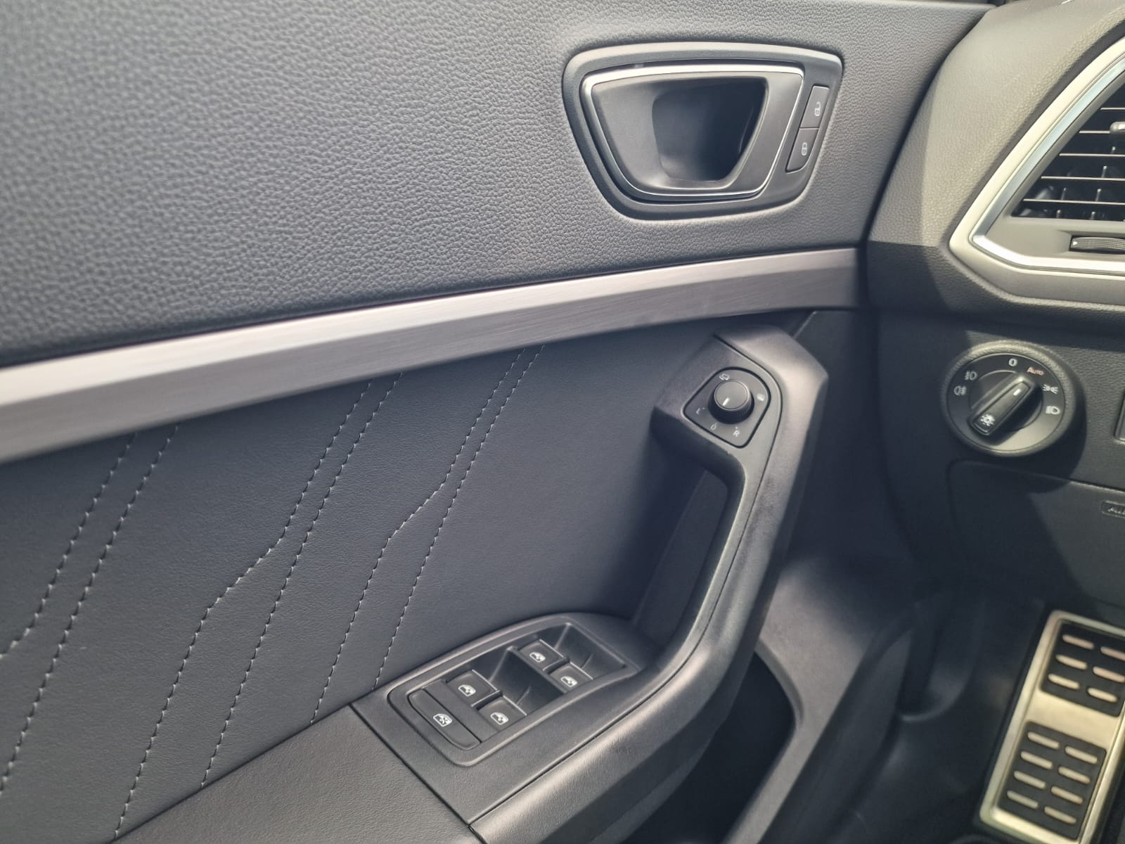 
								Seat Ateca 2.0 TDI 150 FR Family DSG full									