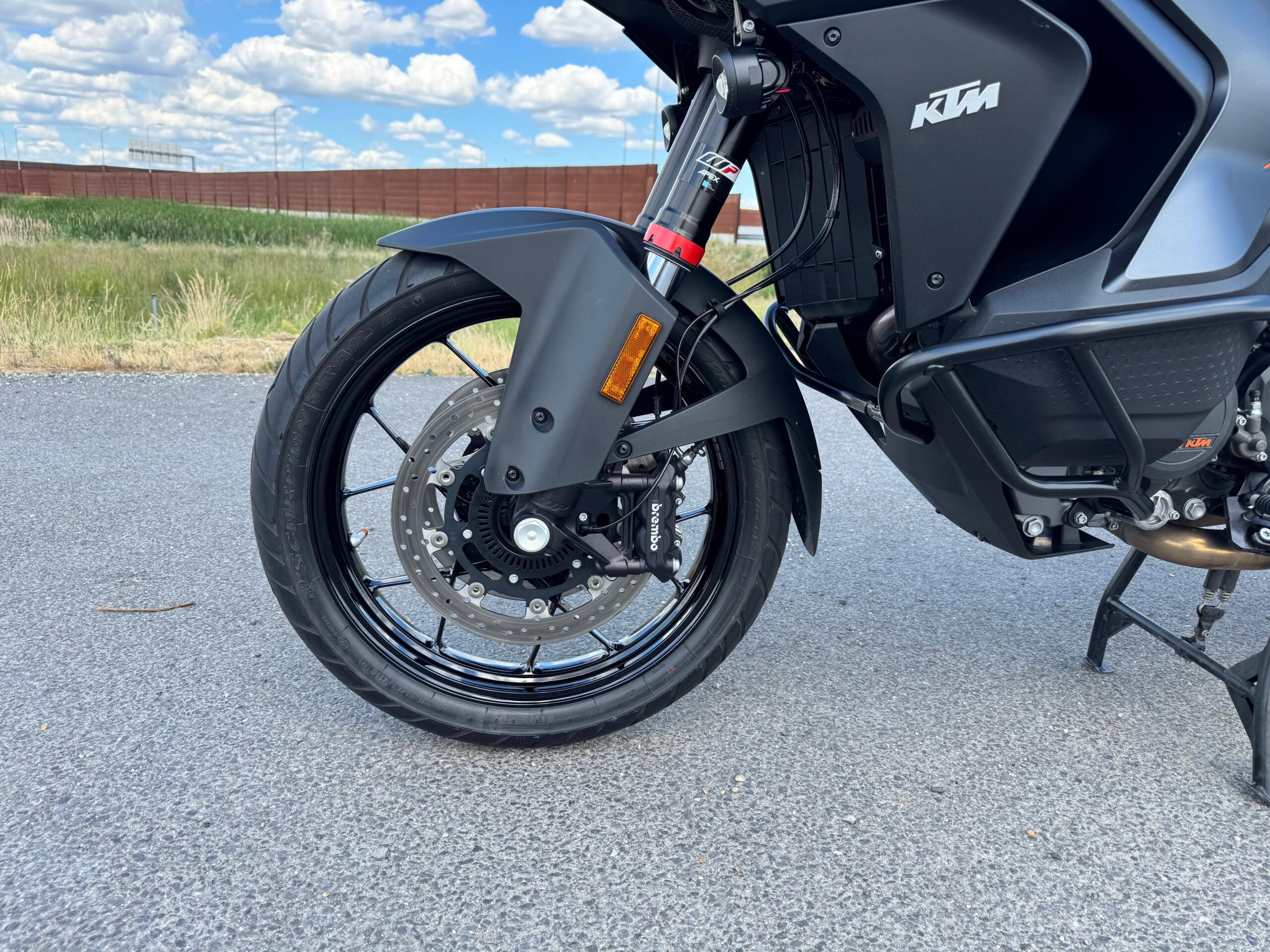 
								KTM 1290 Super Adventure S full									