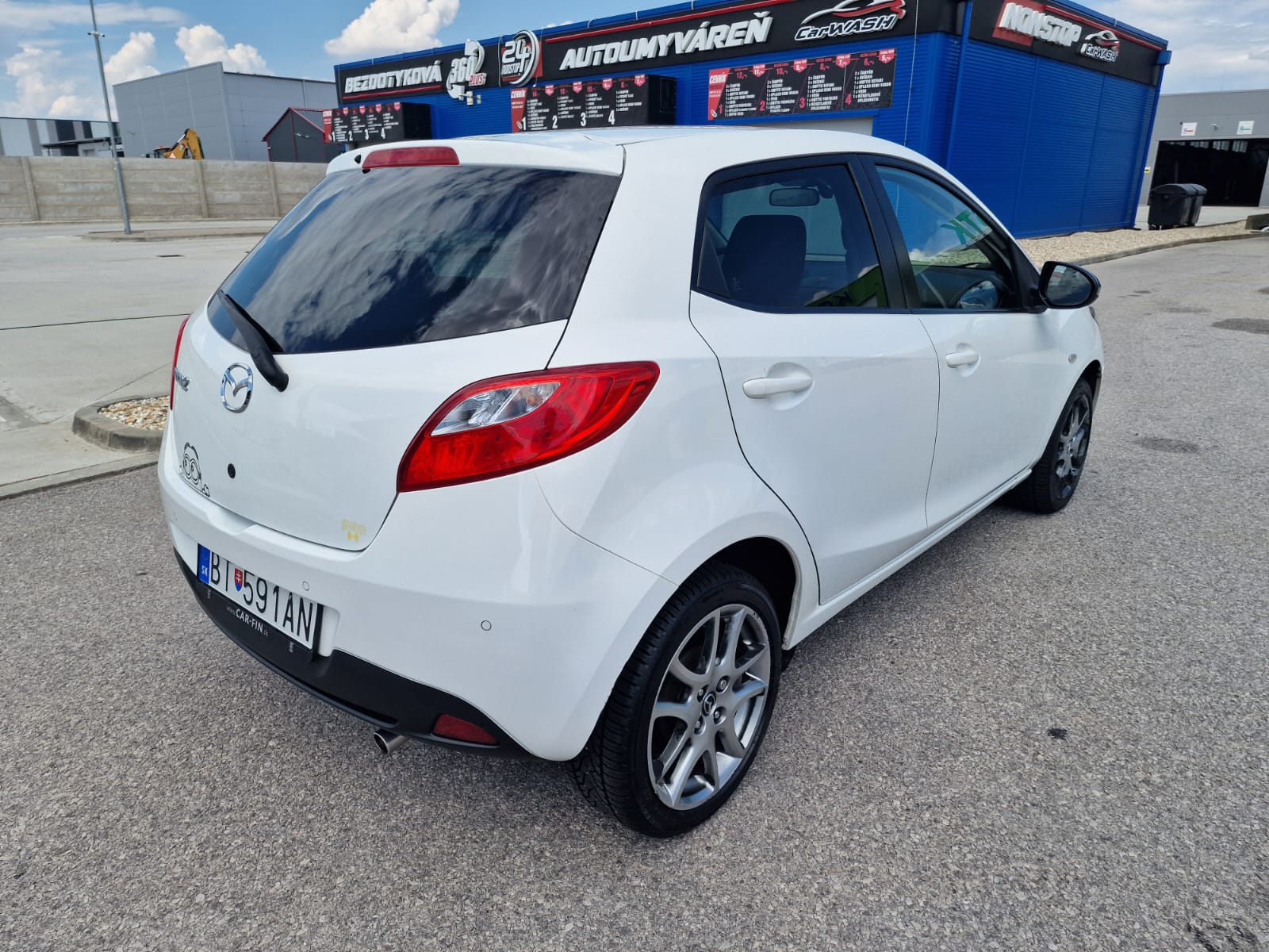 
								Mazda 2 1.3 MZR CE full									