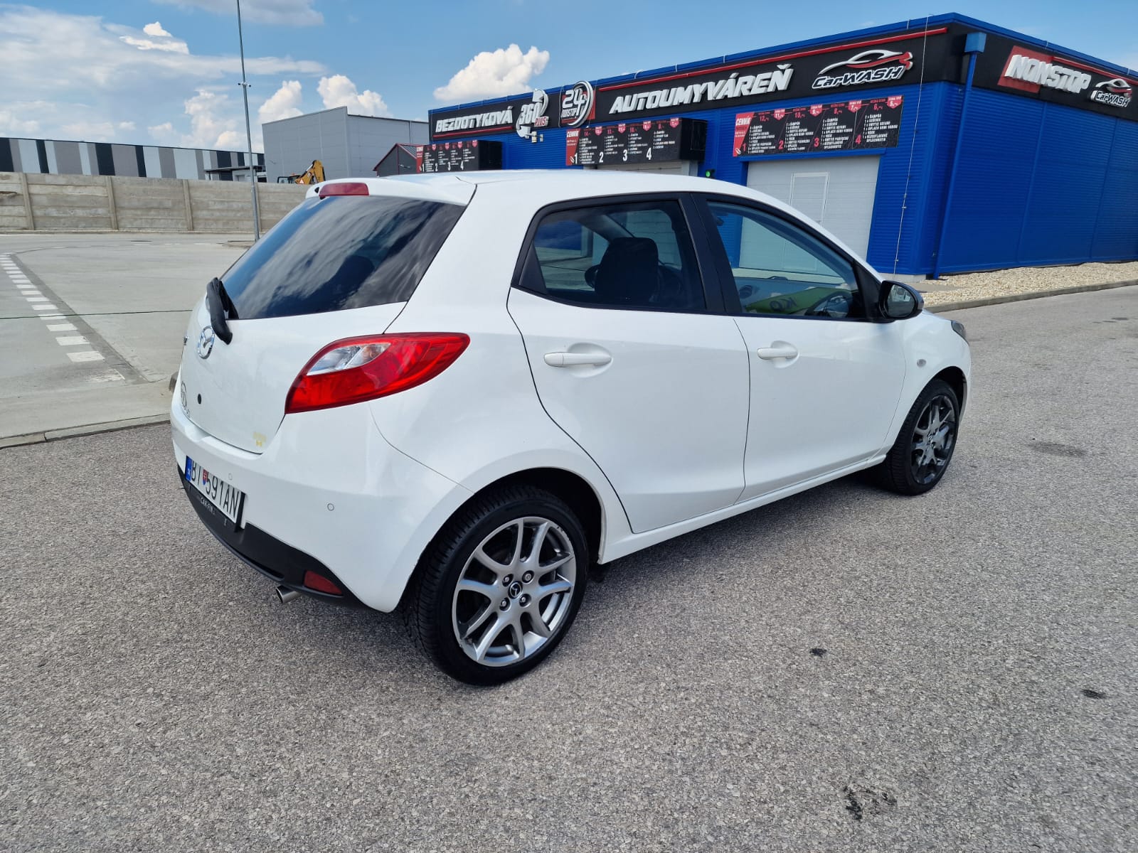 
								Mazda 2 1.3 MZR CE full									