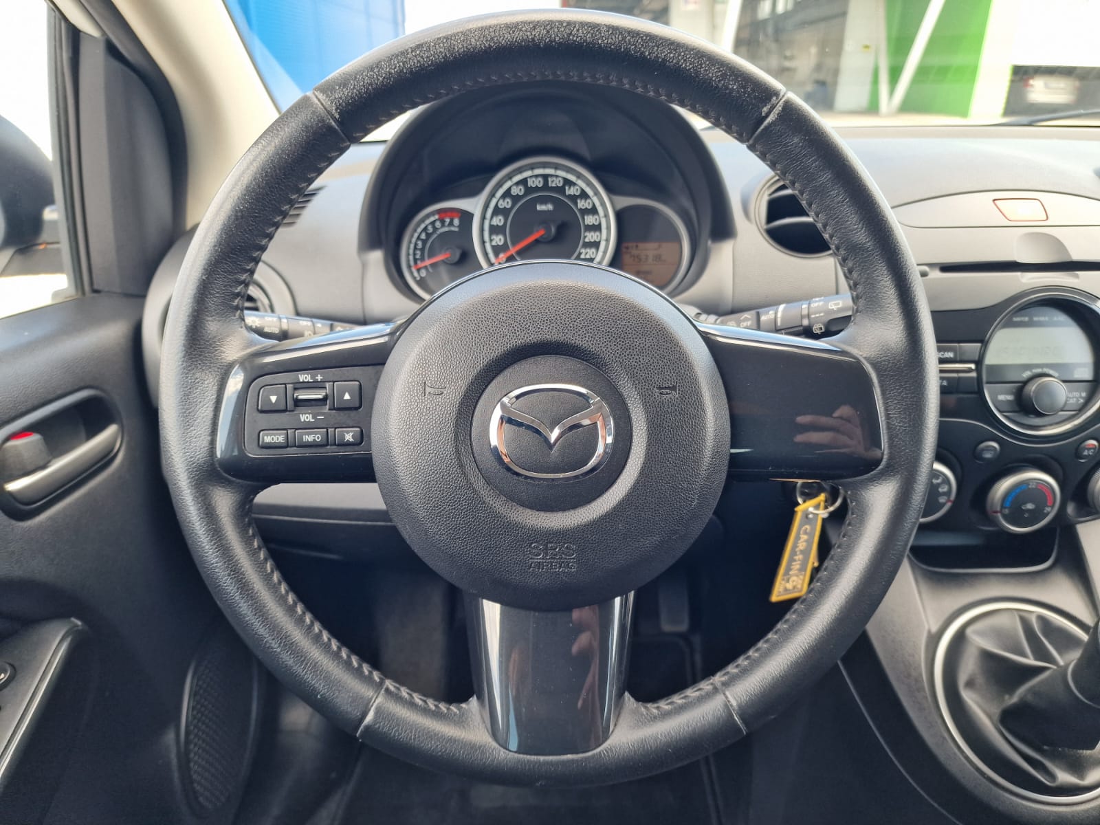 
								Mazda 2 1.3 MZR CE full									