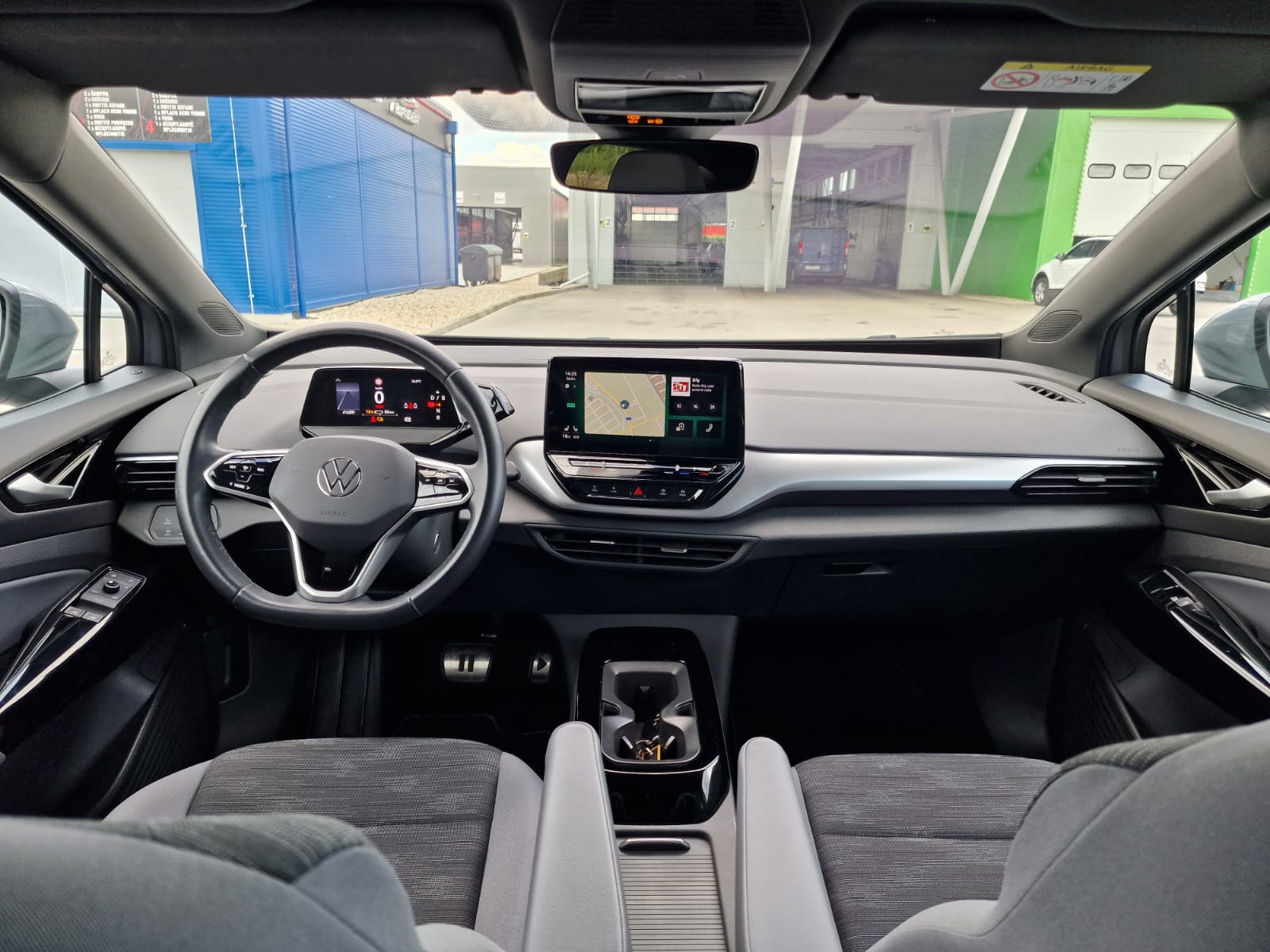 
								Volkswagen ID.4 Pro Performance 77 kWh full									
