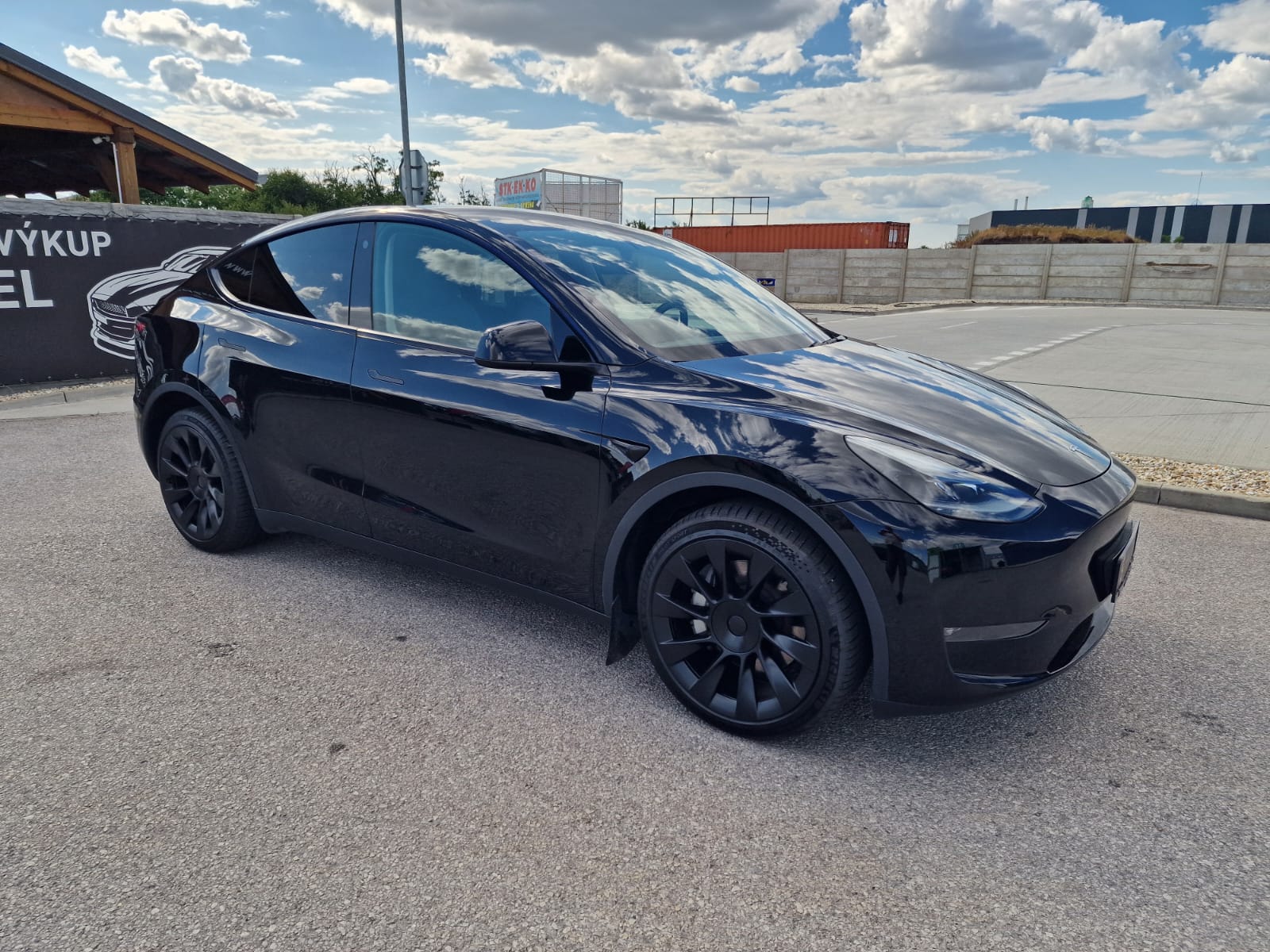 
								Tesla Model Y Long Range Dual Motor full									