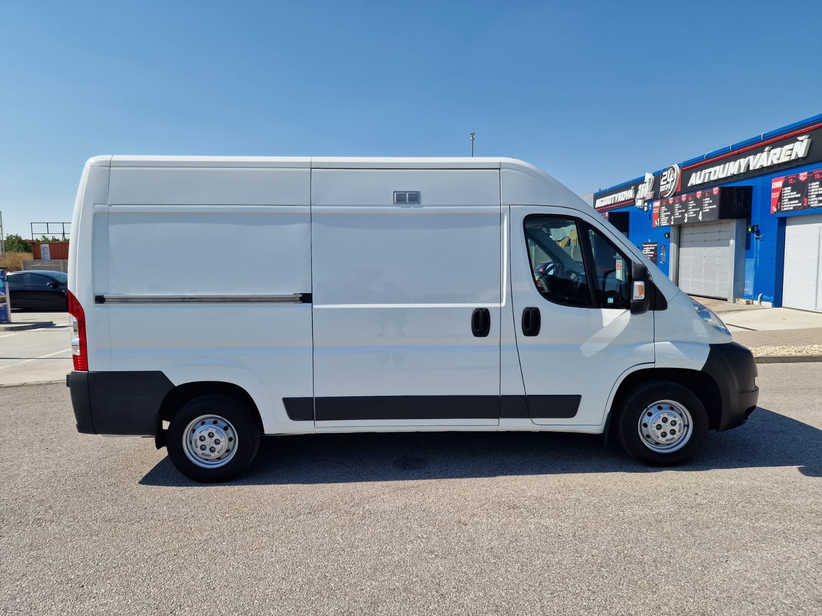 
								Peugeot Boxer 2.2 HDi L2H2 full									