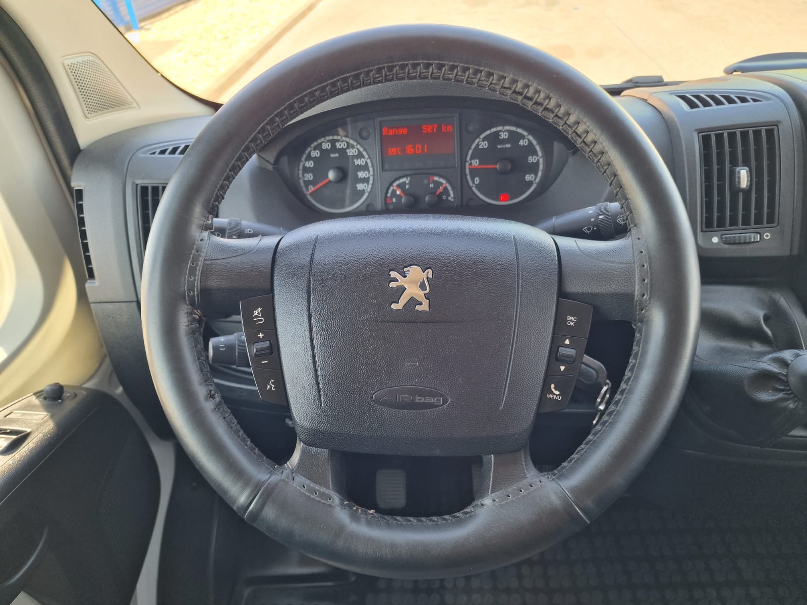 
								Peugeot Boxer 2.2 HDi L2H2 full									