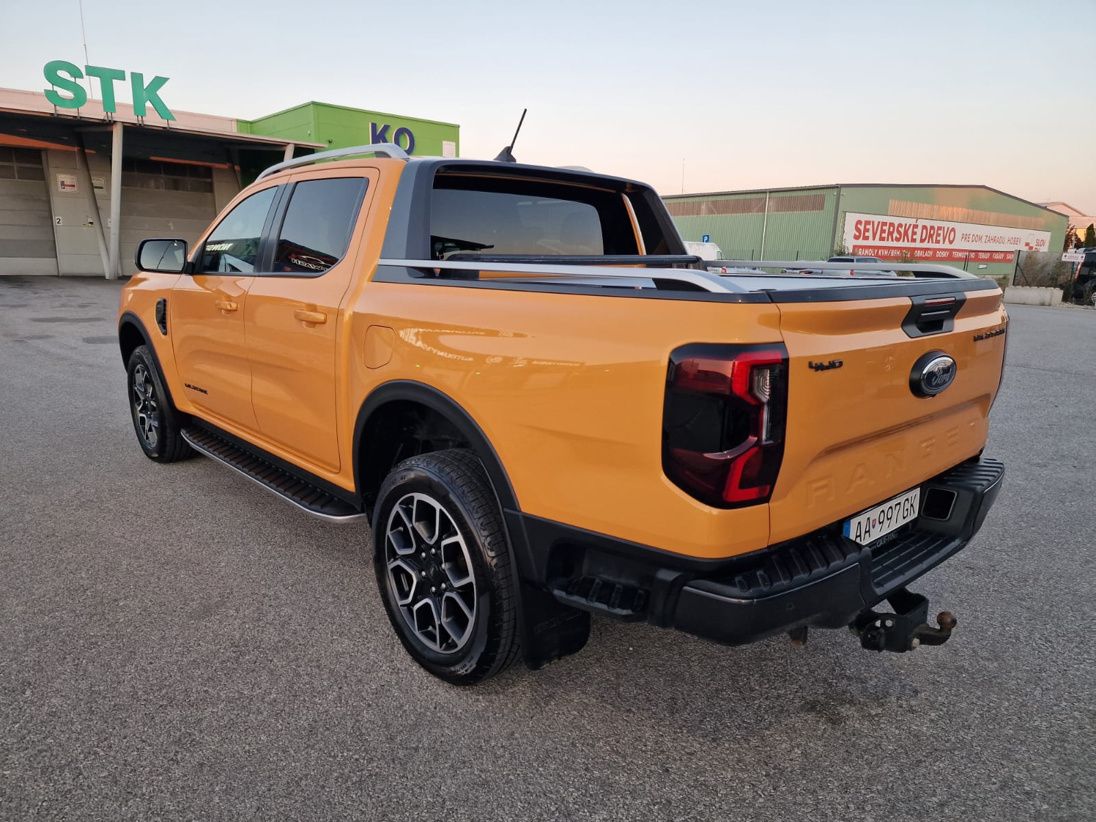 
								FORD RANGER 2.0 TDCi BiTurbo 4WD DoubleCab A/T Wildtrack full									