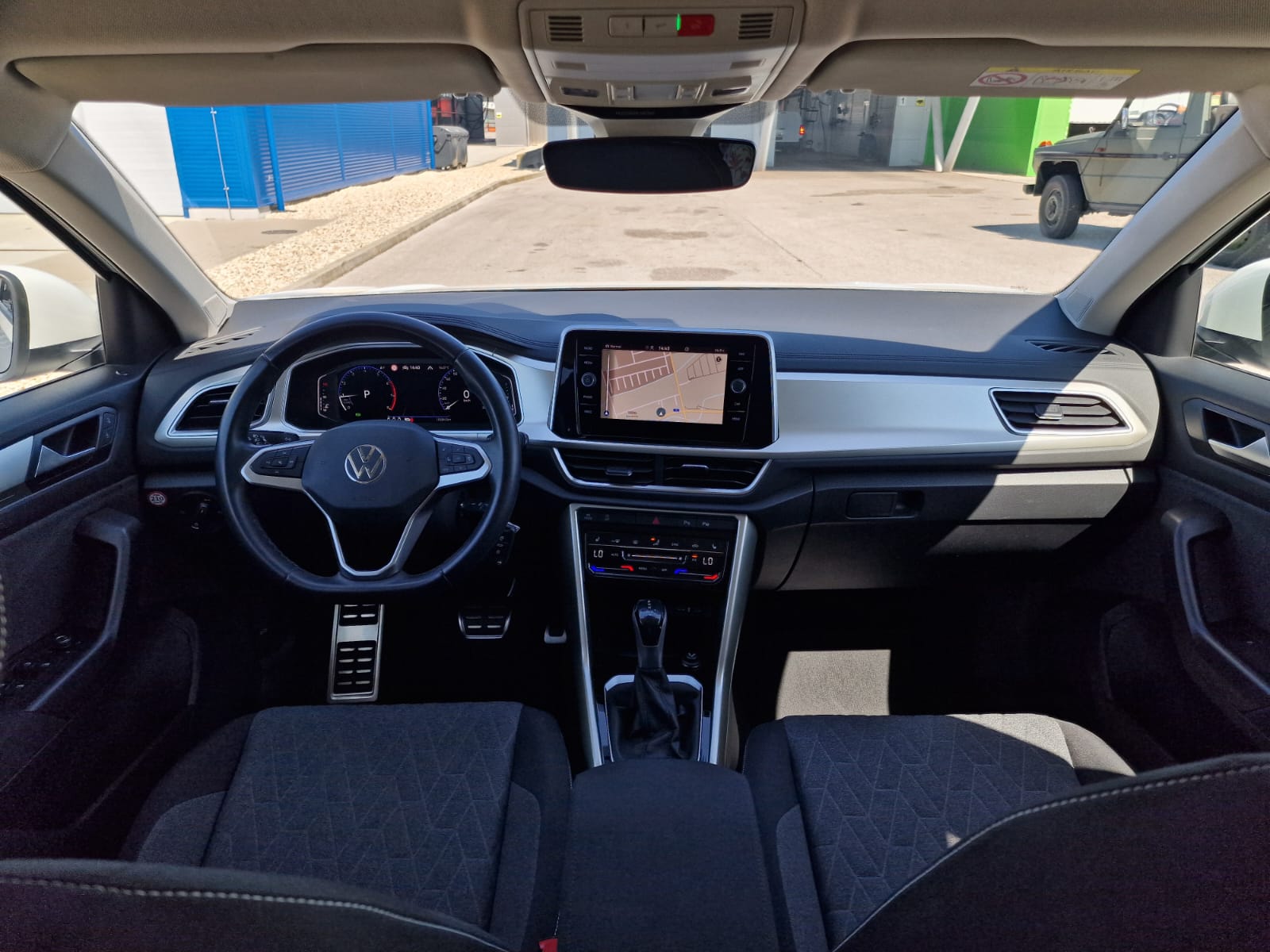 
								Volkswagen T-roc 1.5TSi Move DSG full									