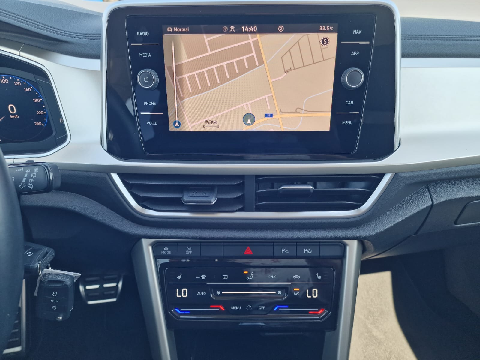 
								Volkswagen T-roc 1.5TSi Move DSG full									