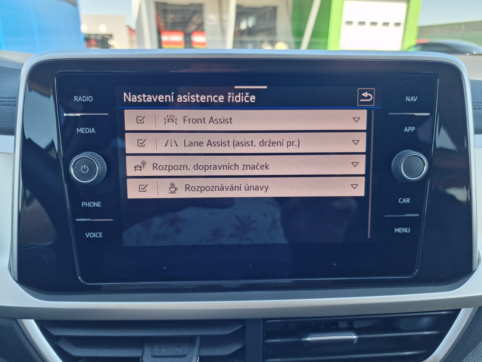 
								Volkswagen T-roc 1.5TSi Move DSG full									