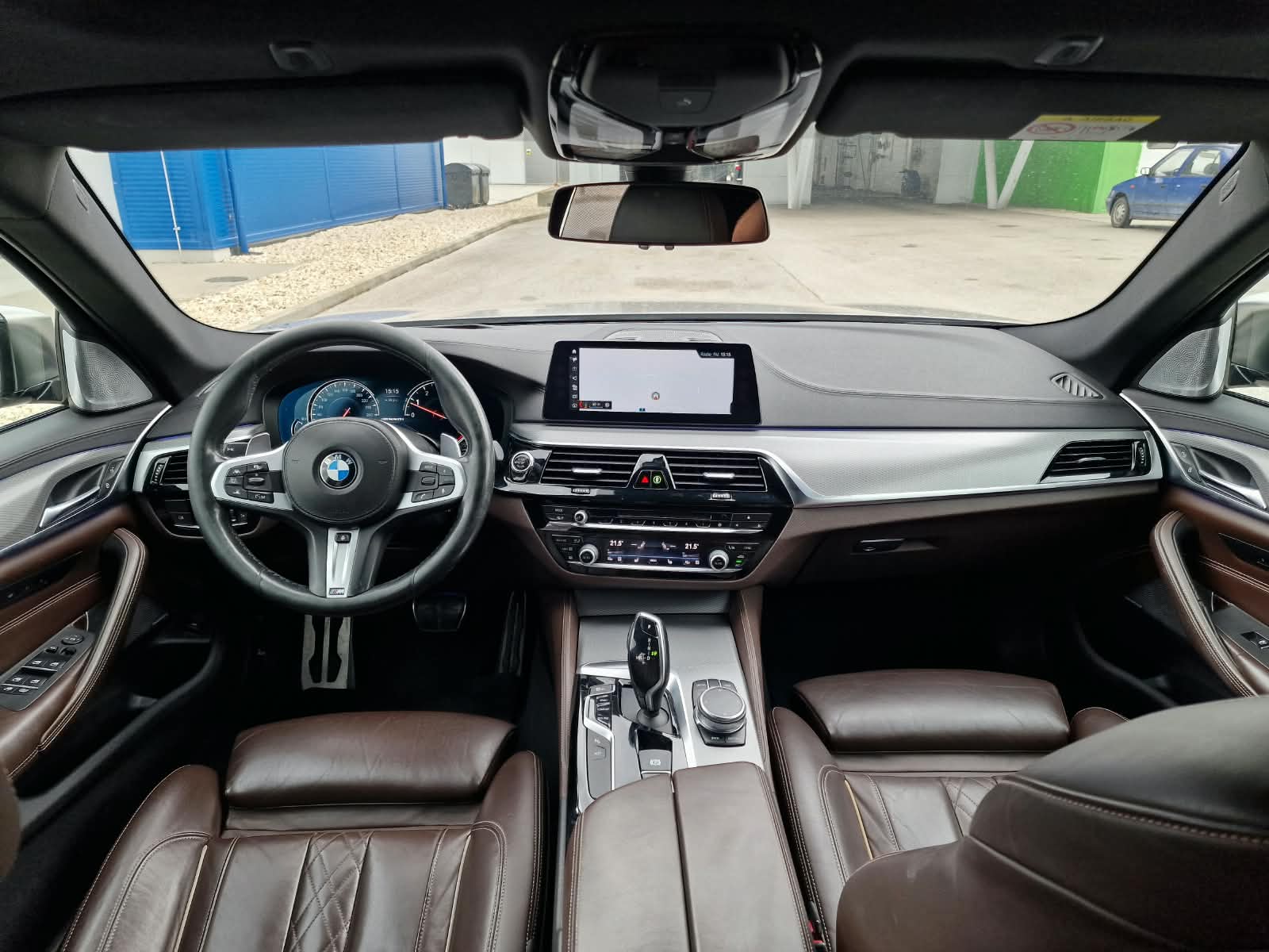 
								BMW Rad 5 M550i xDrive A/T full									