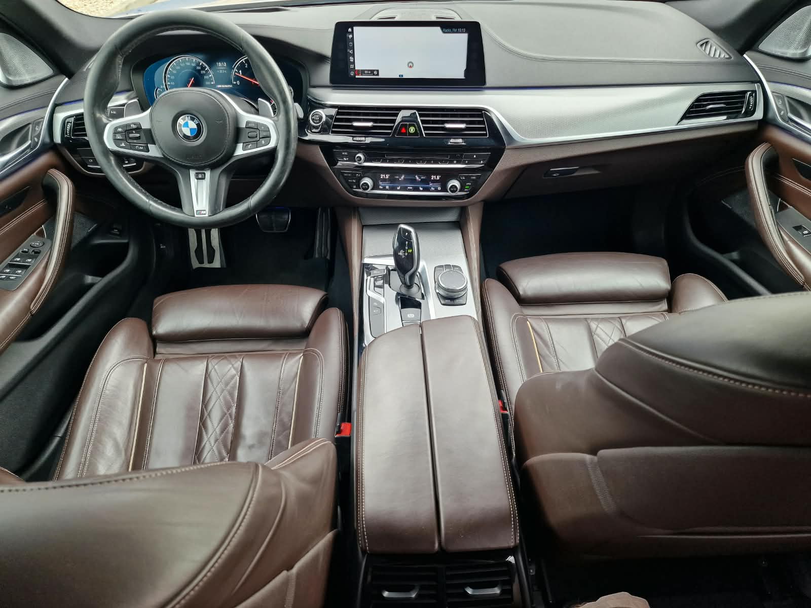 
								BMW Rad 5 M550i xDrive A/T full									
