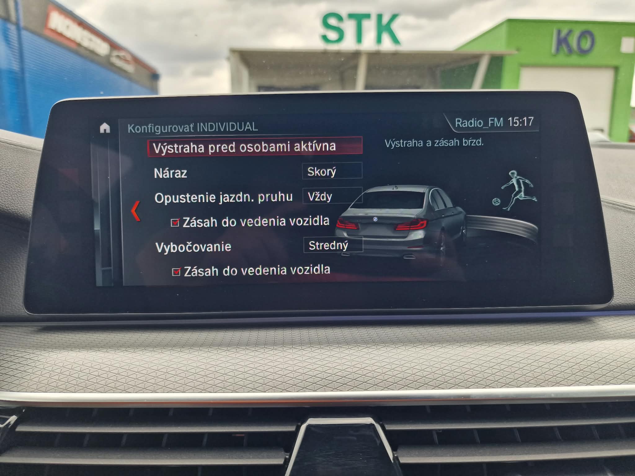 
								BMW Rad 5 M550i xDrive A/T full									