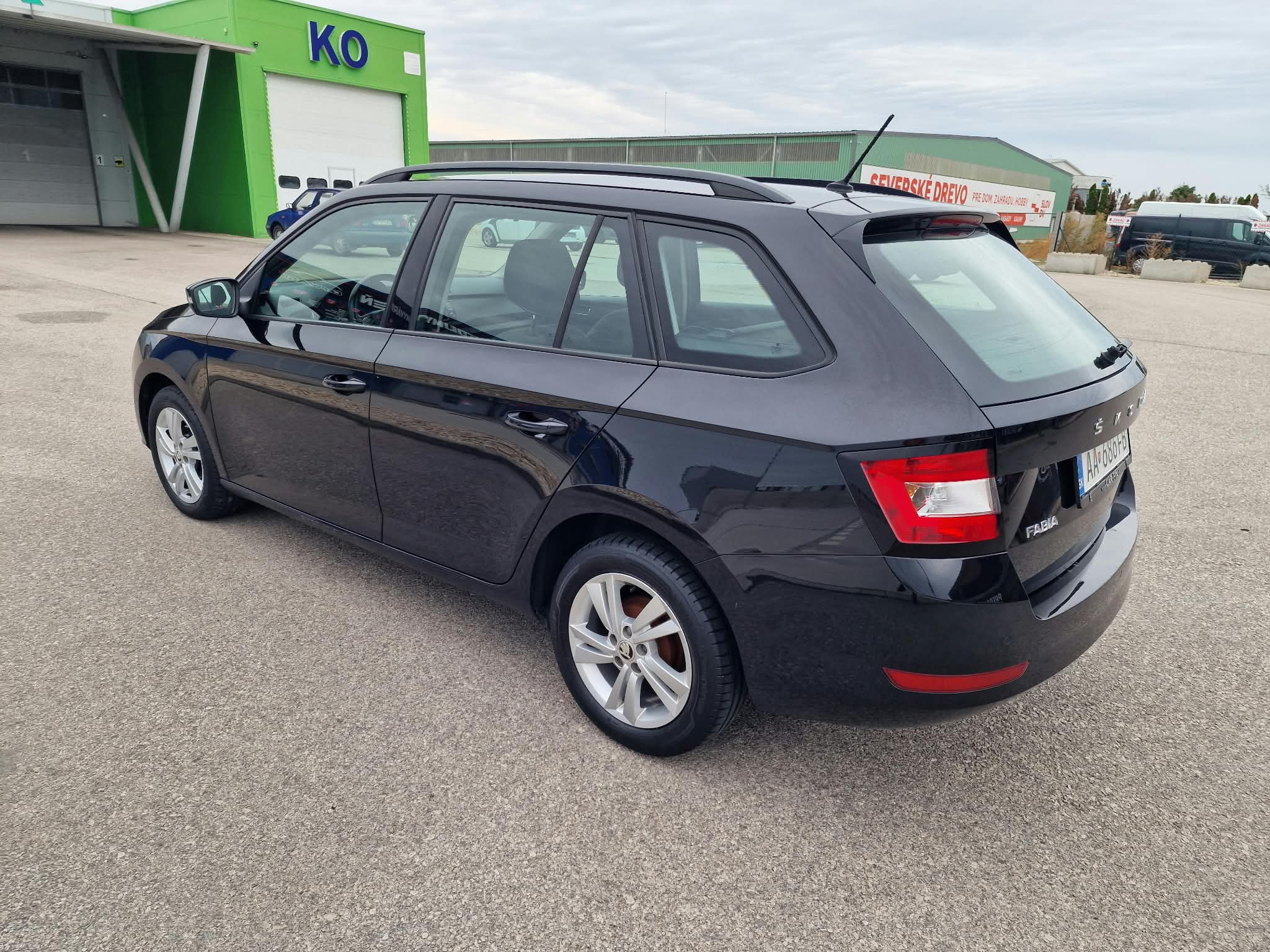
								Škoda Fabia Combi 1.0 TSI Ambition full									