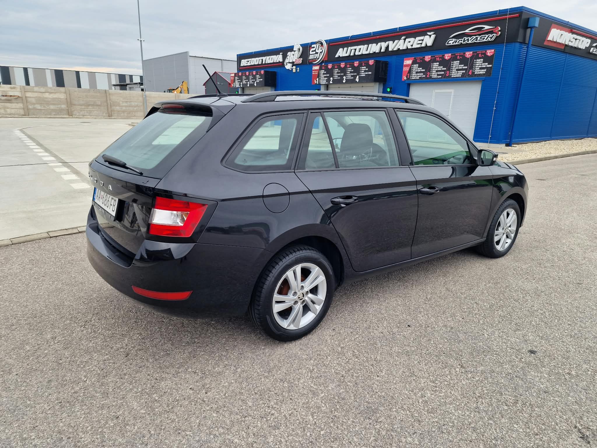 
								Škoda Fabia Combi 1.0 TSI Ambition full									