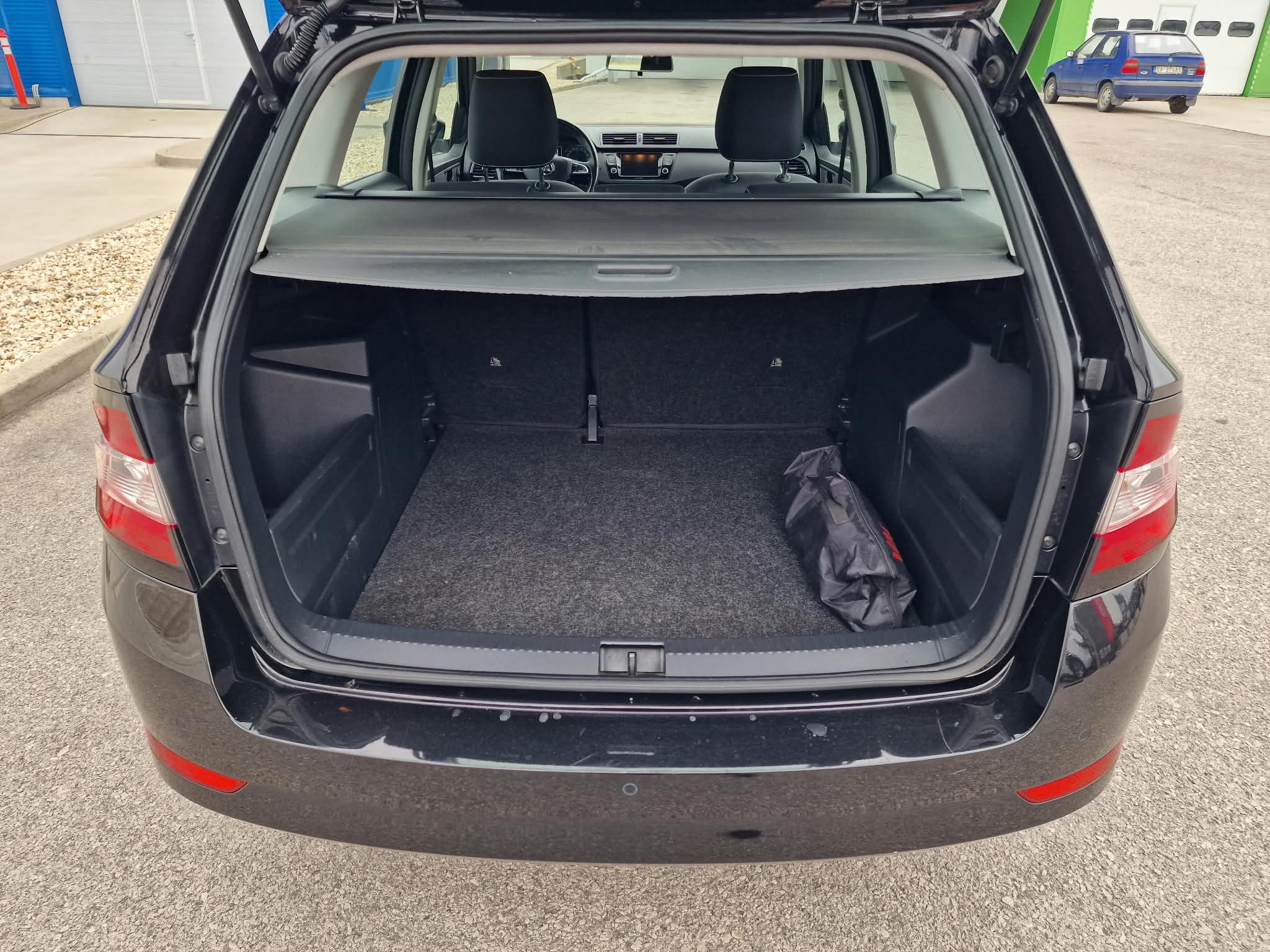 
								Škoda Fabia Combi 1.0 TSI Ambition full									