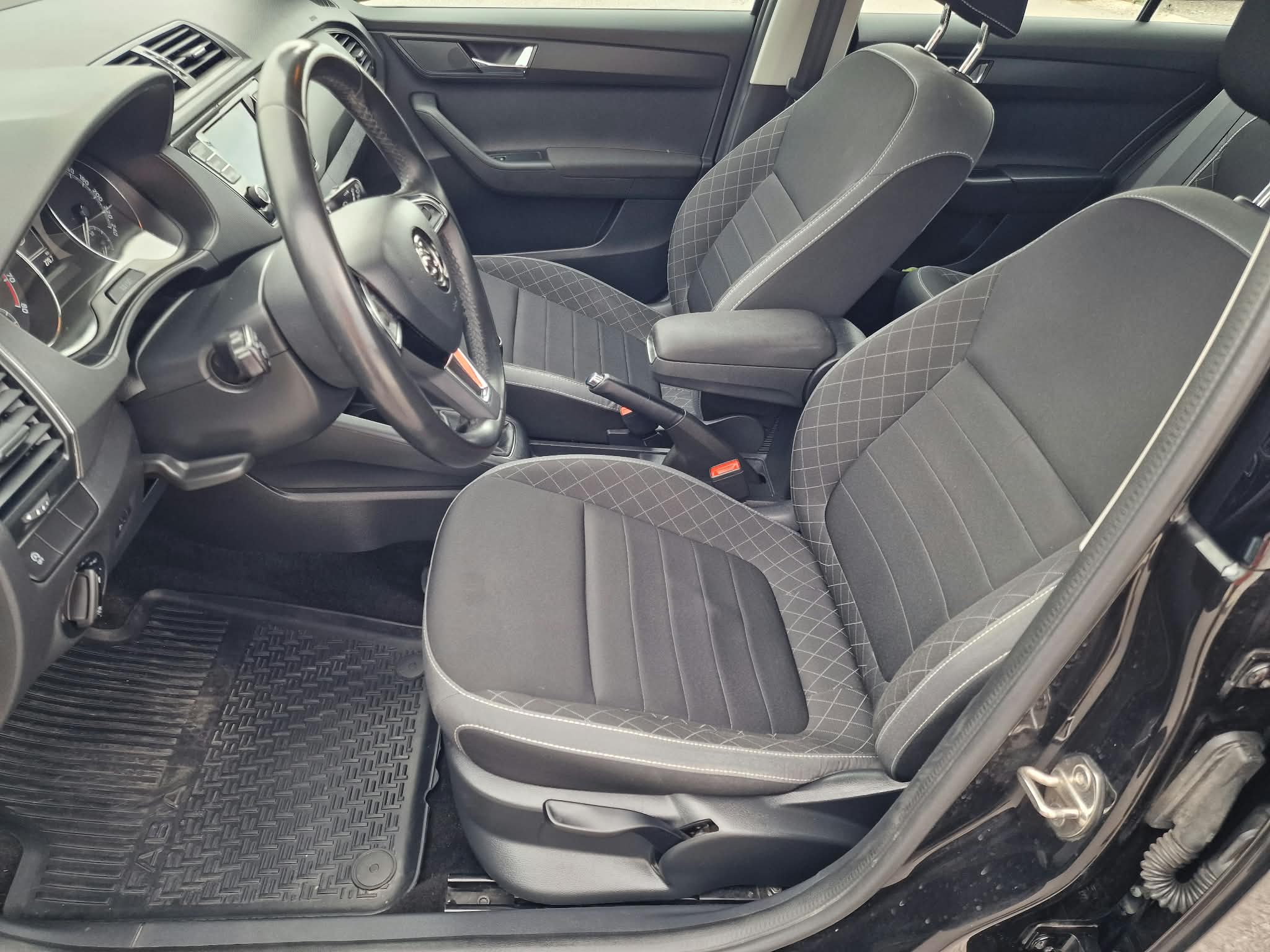 
								Škoda Fabia Combi 1.0 TSI Ambition full									