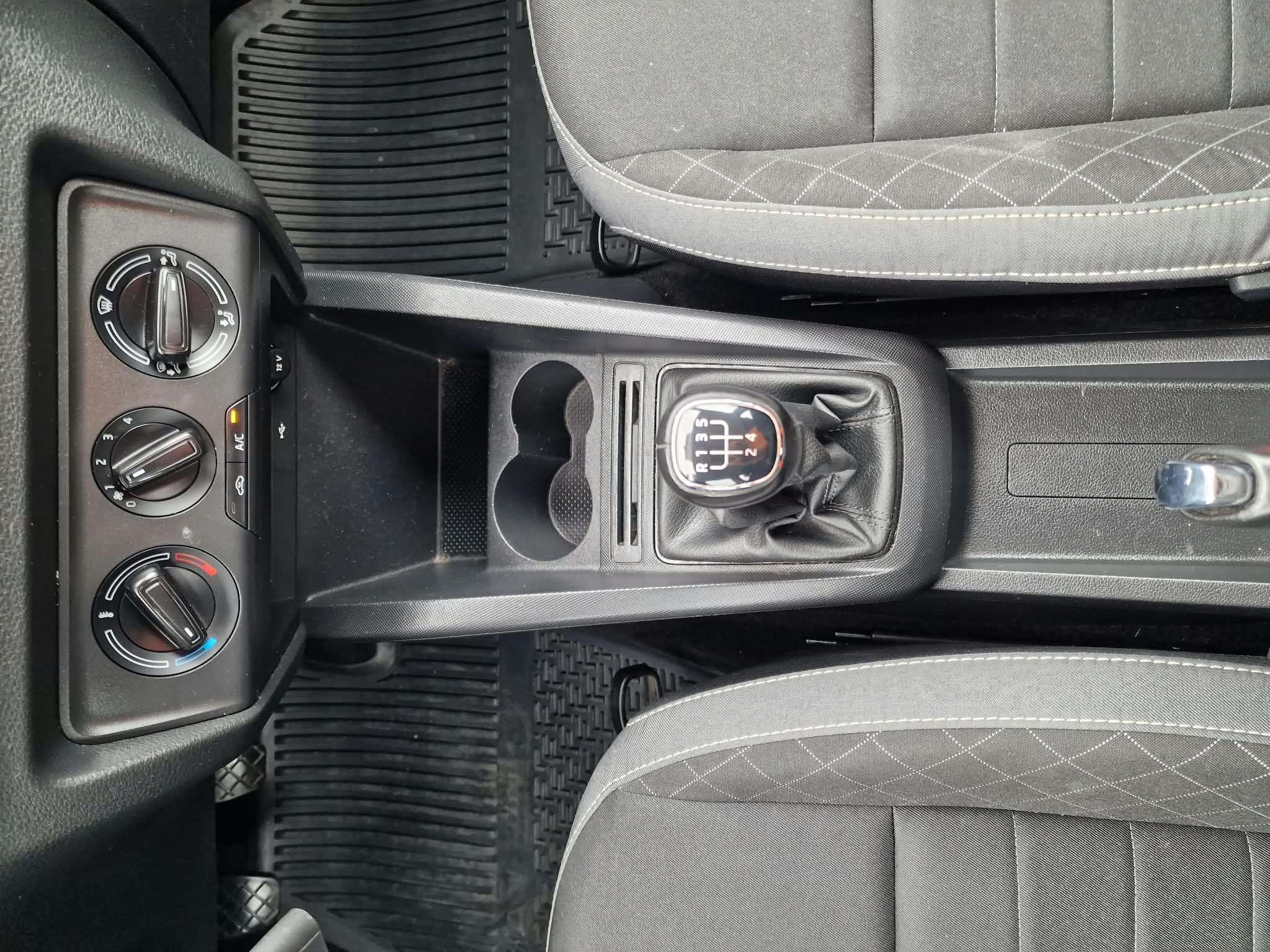 
								Škoda Fabia Combi 1.0 TSI Ambition full									