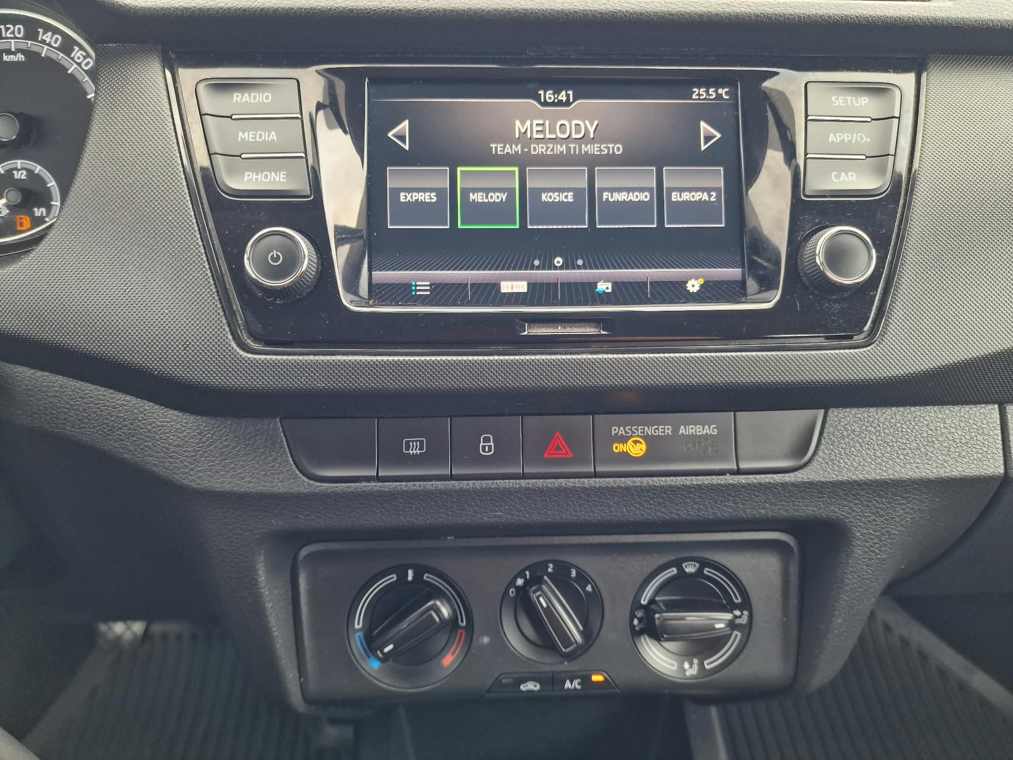 
								Škoda Fabia Combi 1.0 TSI Ambition full									