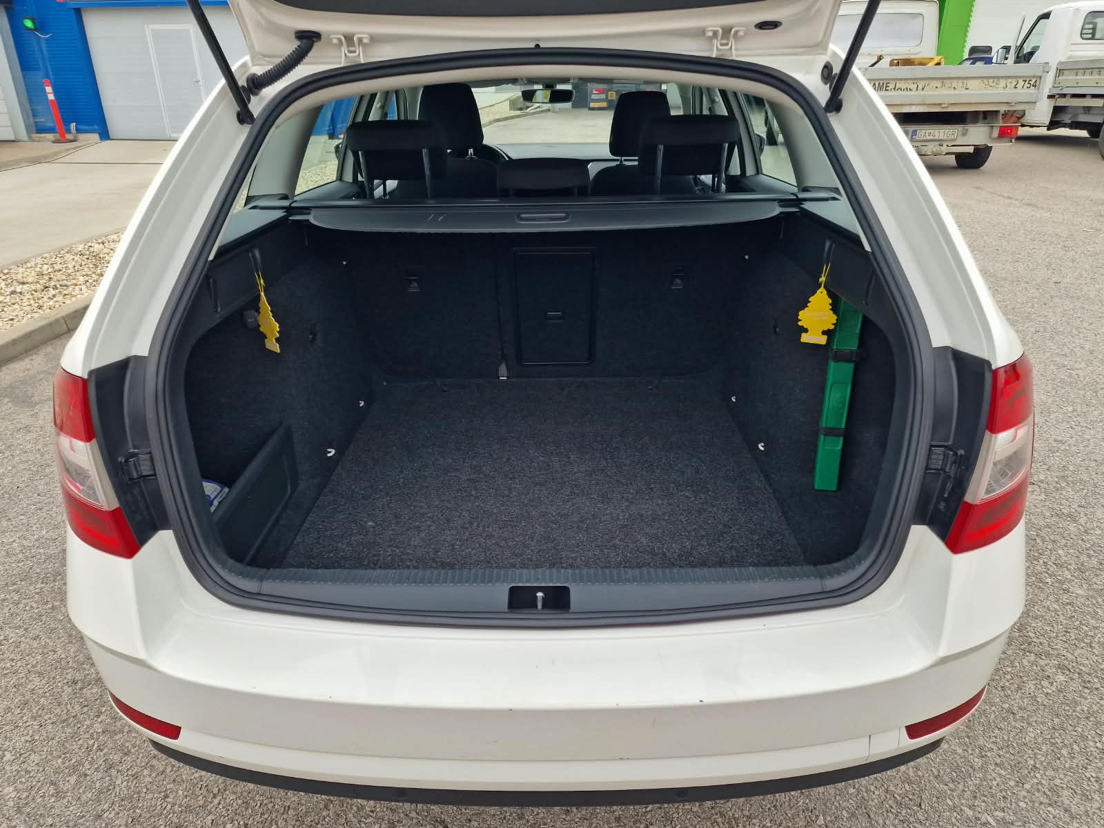 
								Škoda Octavia Combi 1.6 TDI Ambition full									