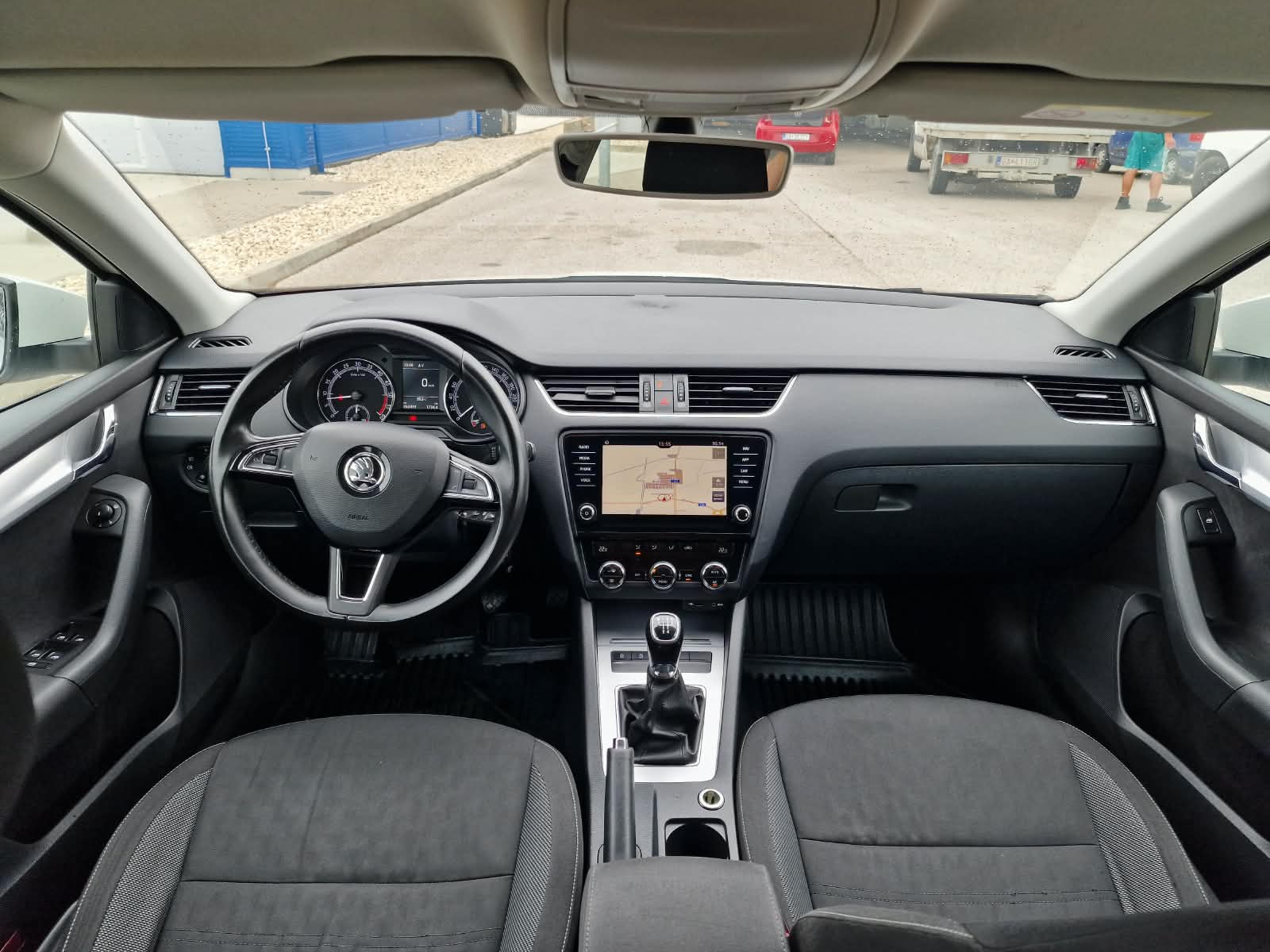 
								Škoda Octavia Combi 1.6 TDI Ambition full									