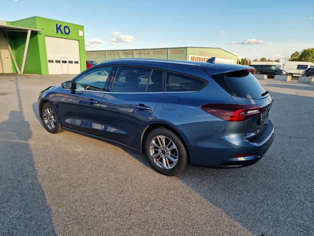 Ford Focus Kombi 1.5 EcoBlue Titanium A/T