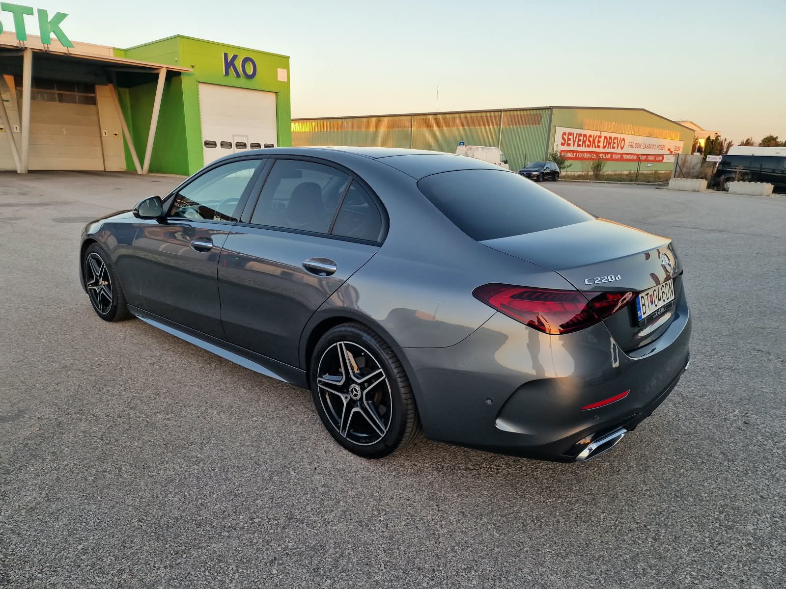
								Mercedes-Benz C trieda Sedan 220 d mHEV A/T full									