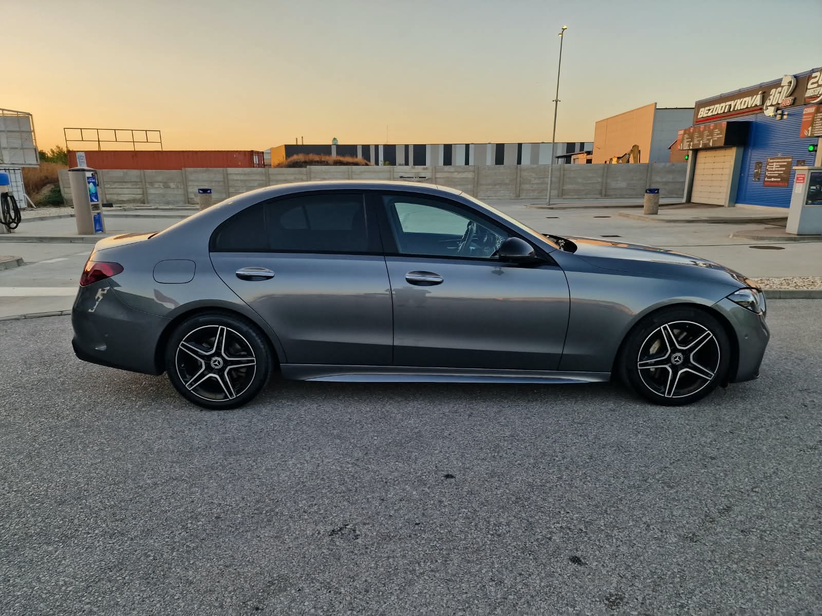 
								Mercedes-Benz C trieda Sedan 220 d mHEV A/T full									