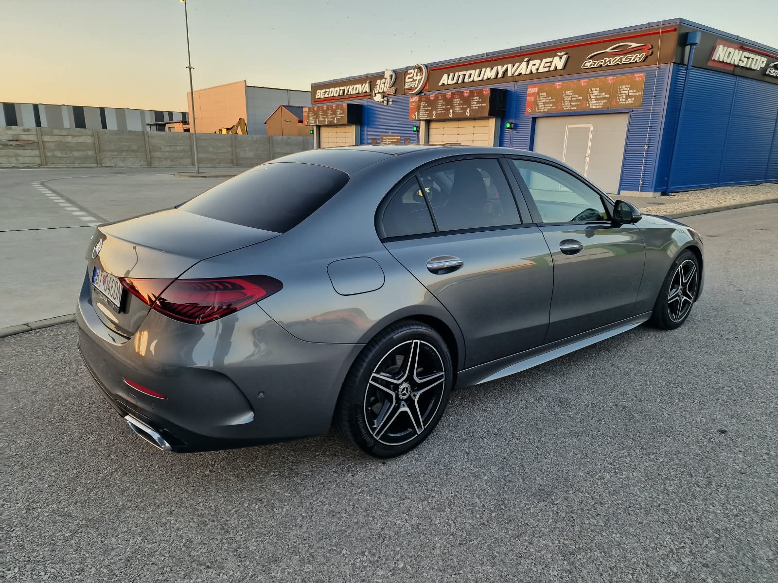 
								Mercedes-Benz C trieda Sedan 220 d mHEV A/T full									