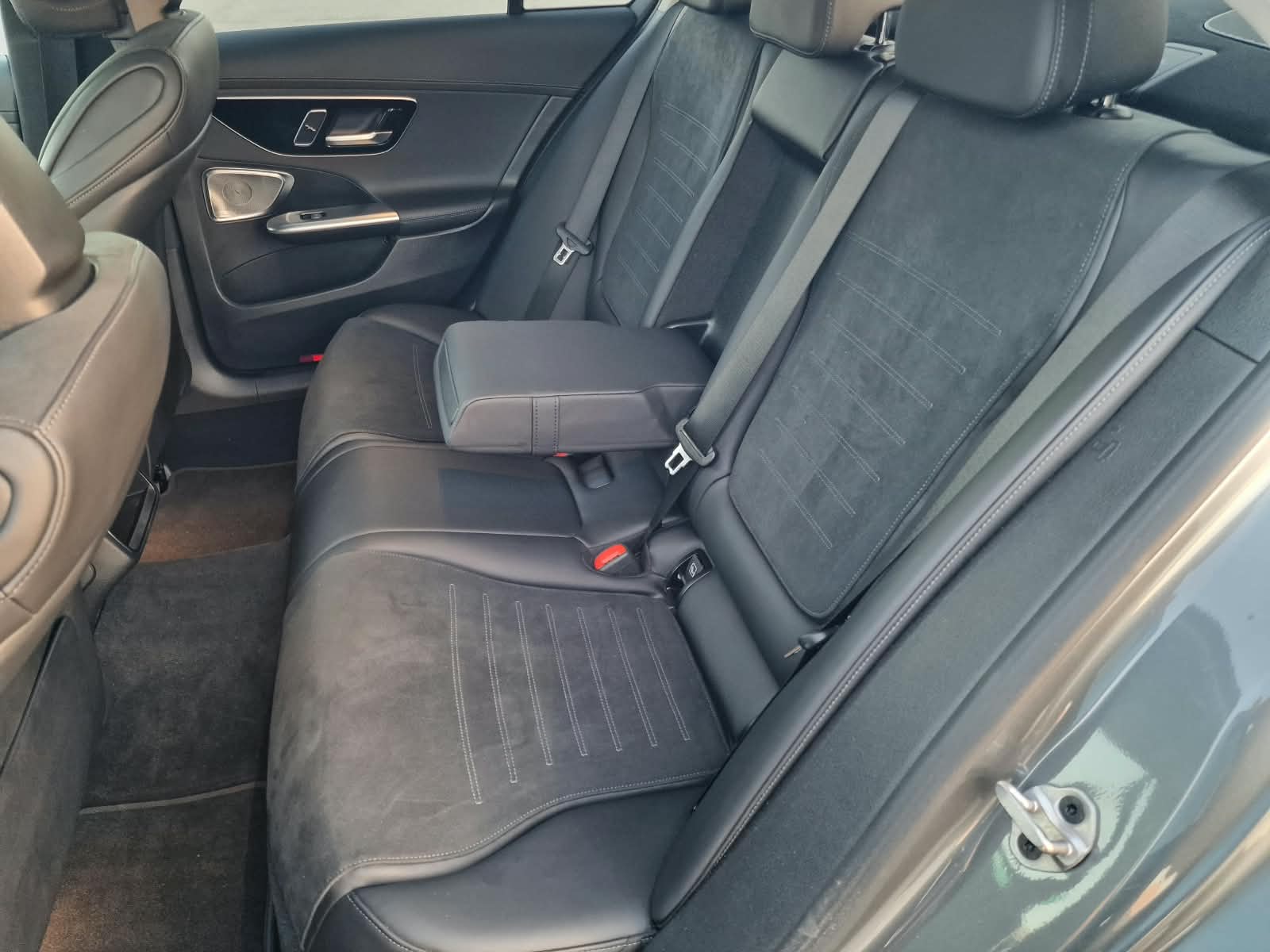 
								Mercedes-Benz C trieda Sedan 220 d mHEV A/T full									
