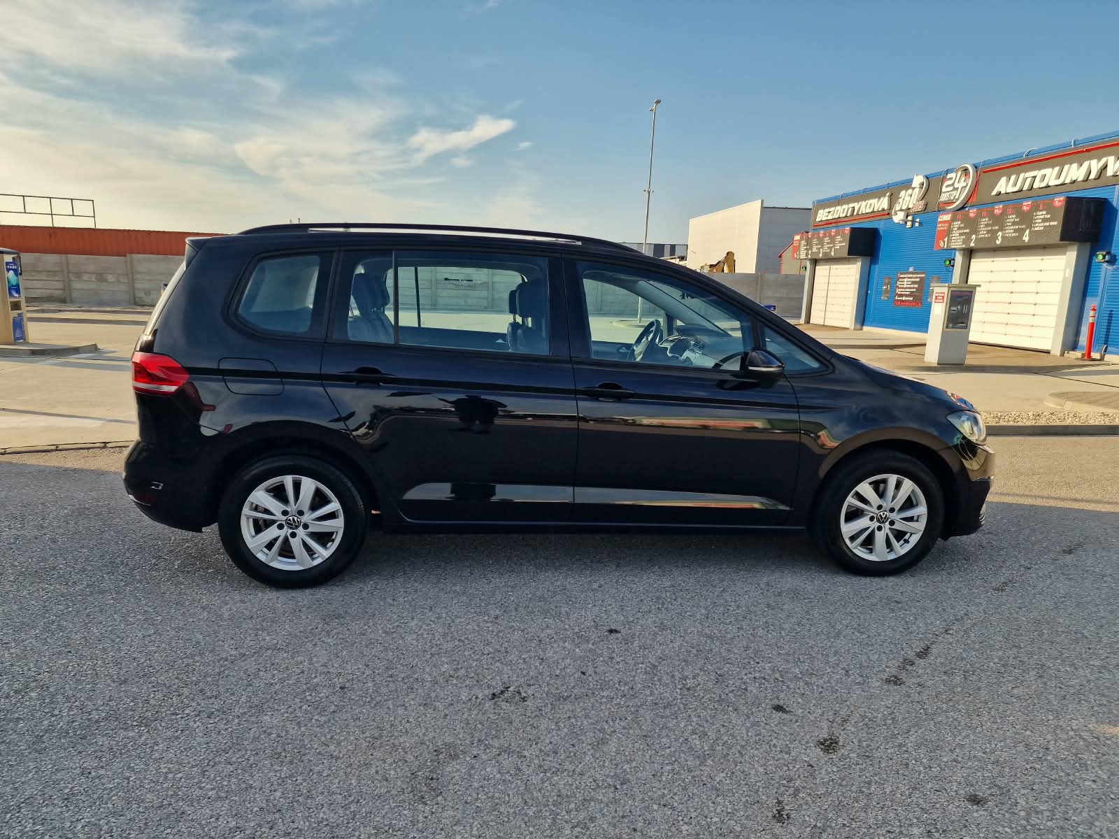 
								Volkswagen Touran 2.0 TDI Comfortline full									