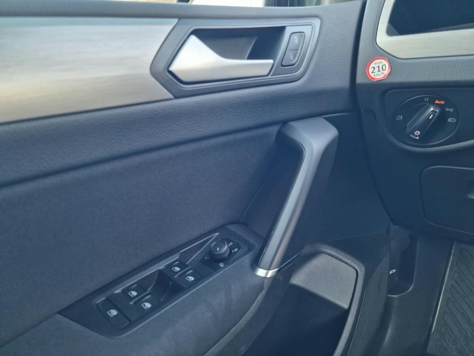 
								Volkswagen Touran 2.0 TDI Comfortline full									