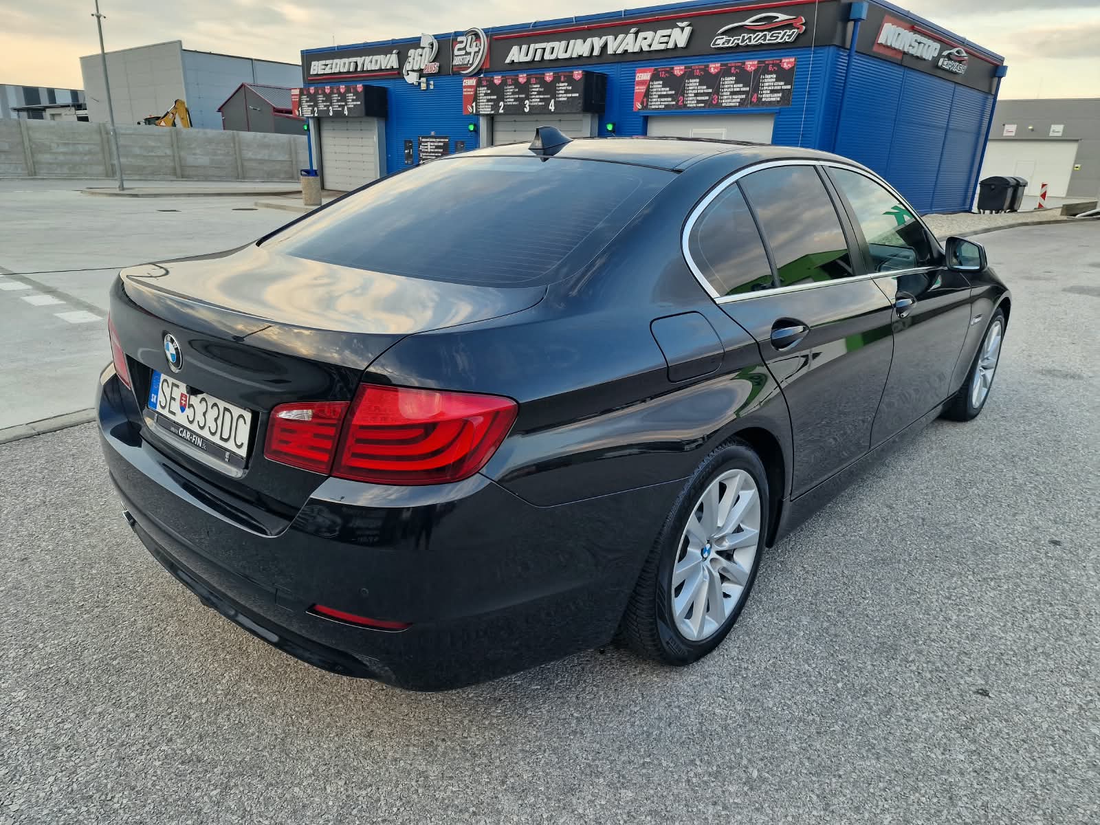 
								BMW Rad 5 525d xDrive full									