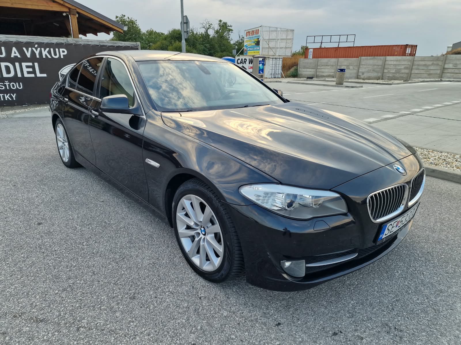 
								BMW Rad 5 525d xDrive full									