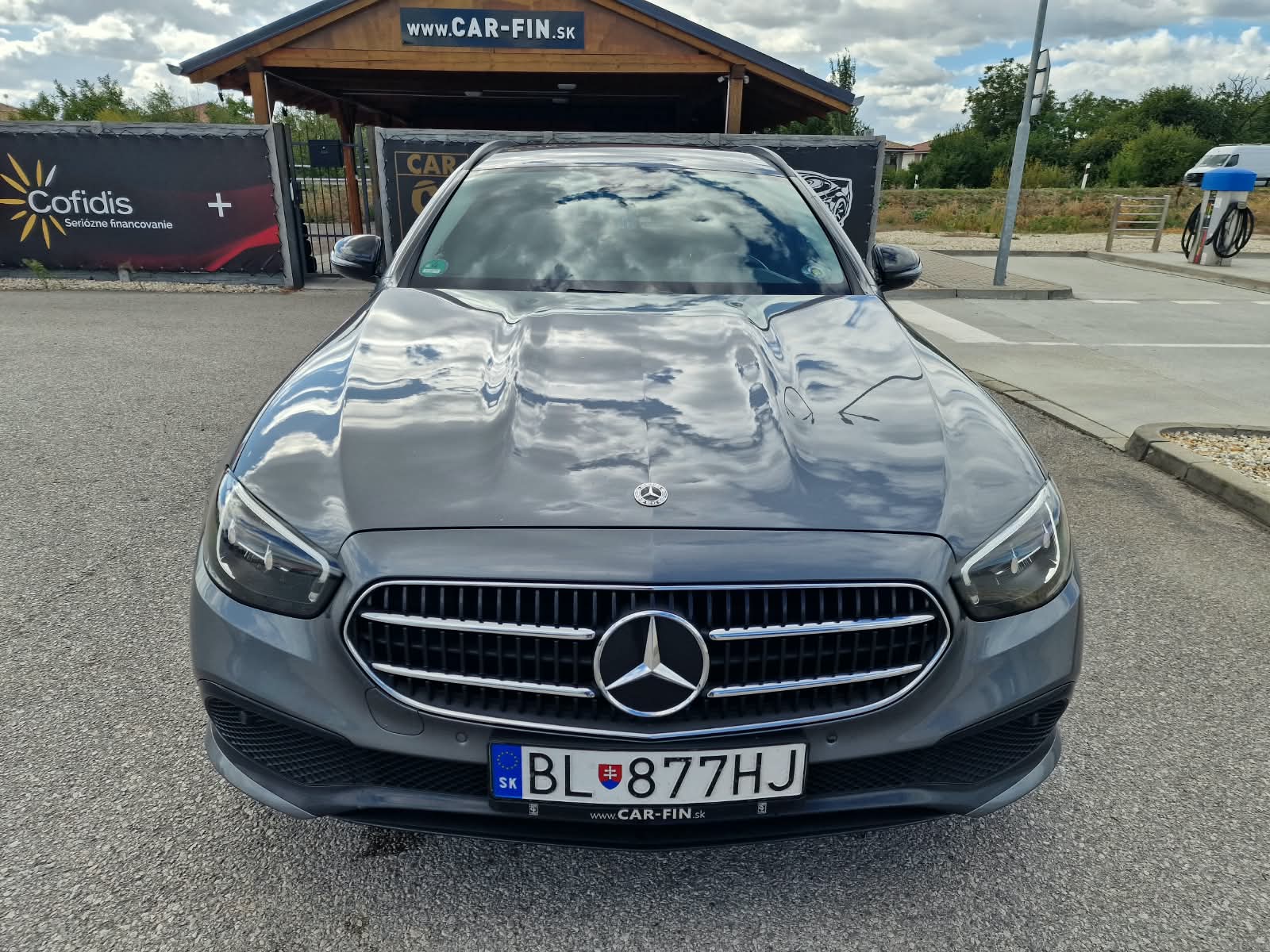 
								Mercedes-Benz E trieda Kombi 300 de A/T full									