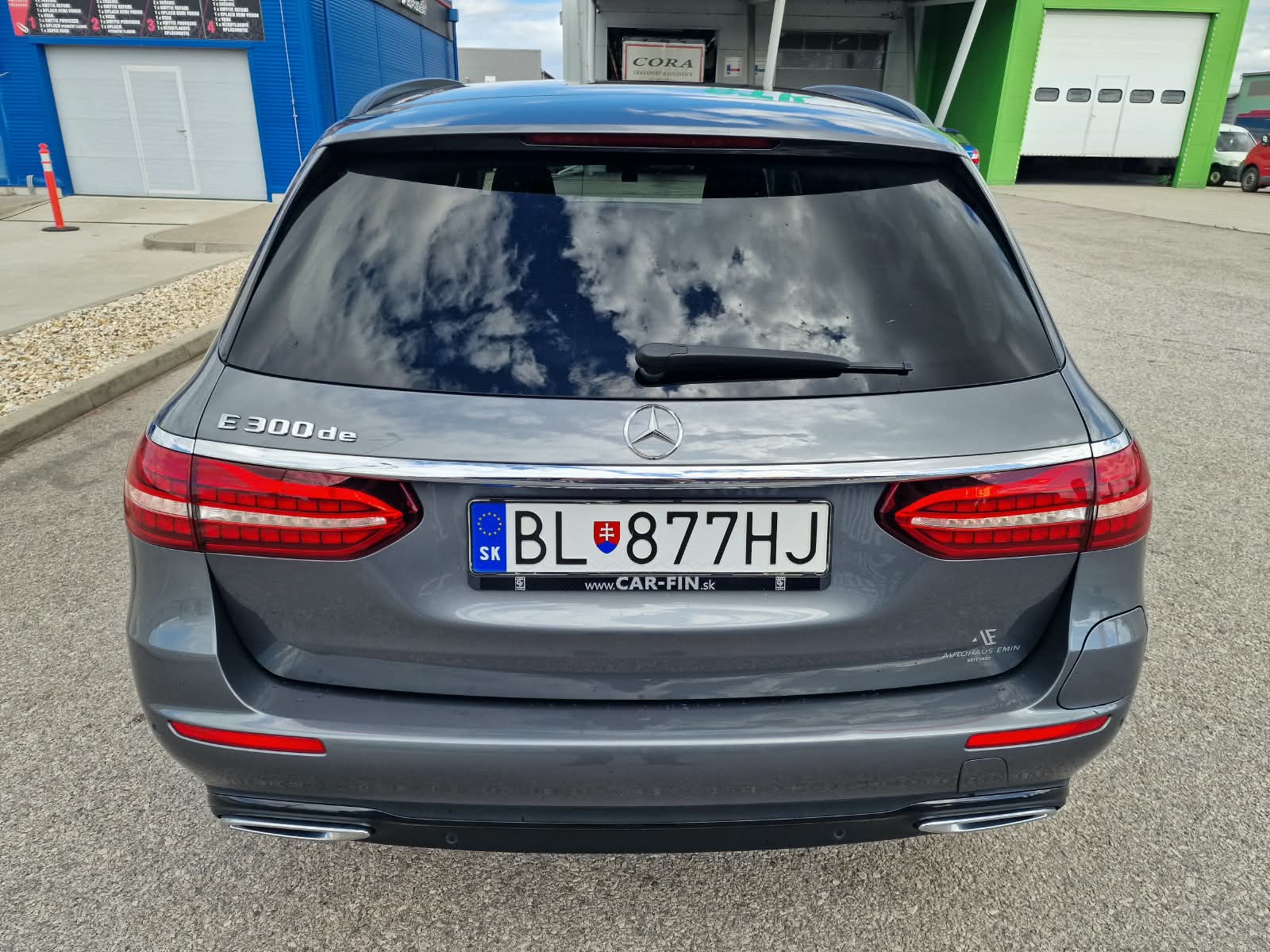 
								Mercedes-Benz E trieda Kombi 300 de A/T full									