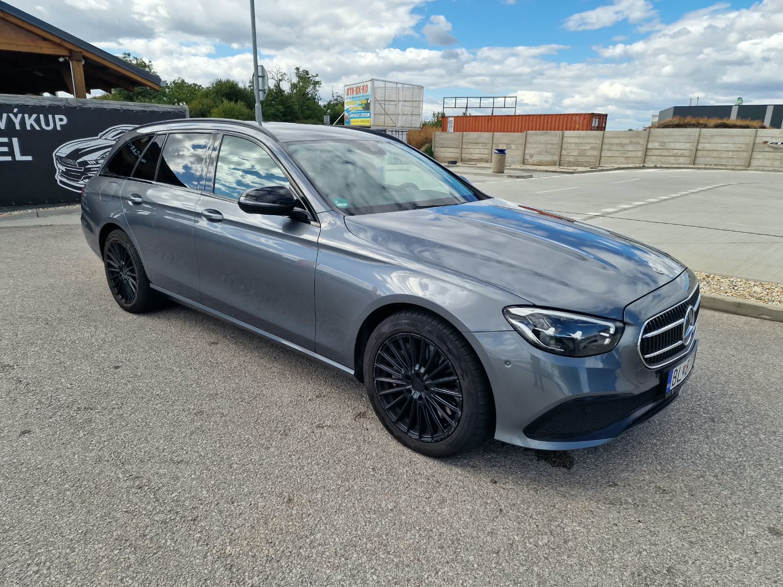 
								Mercedes-Benz E trieda Kombi 300 de A/T full									