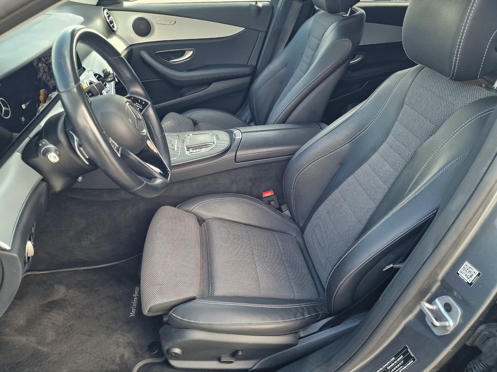 
								Mercedes-Benz E trieda Kombi 300 de A/T full									