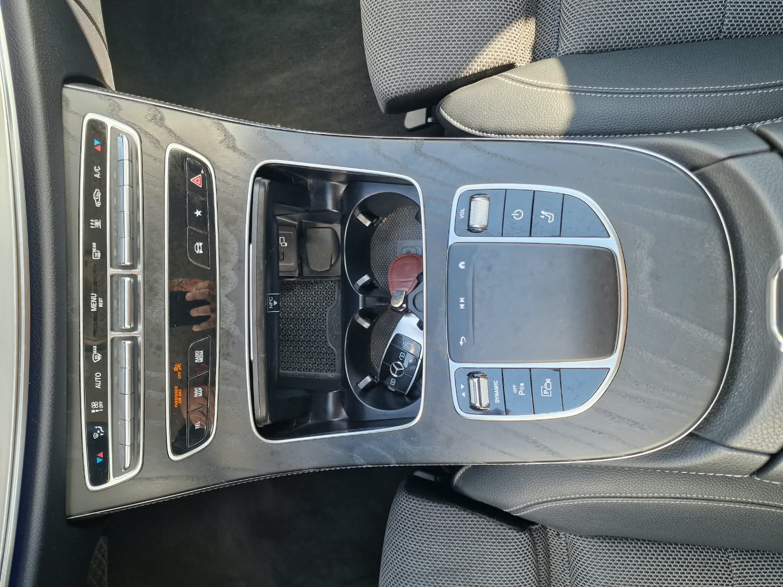 
								Mercedes-Benz E trieda Kombi 300 de A/T full									