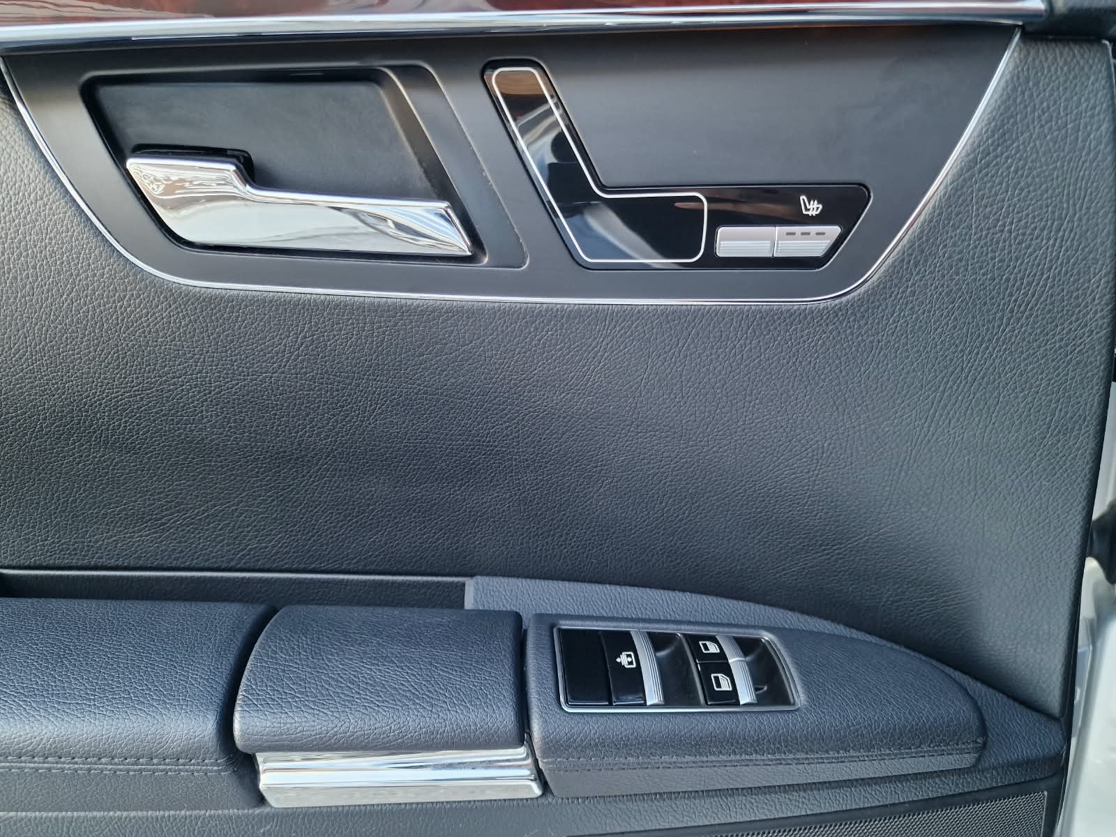
								Mercedes-Benz S trieda Sedan 320 CDI 4-matic full									