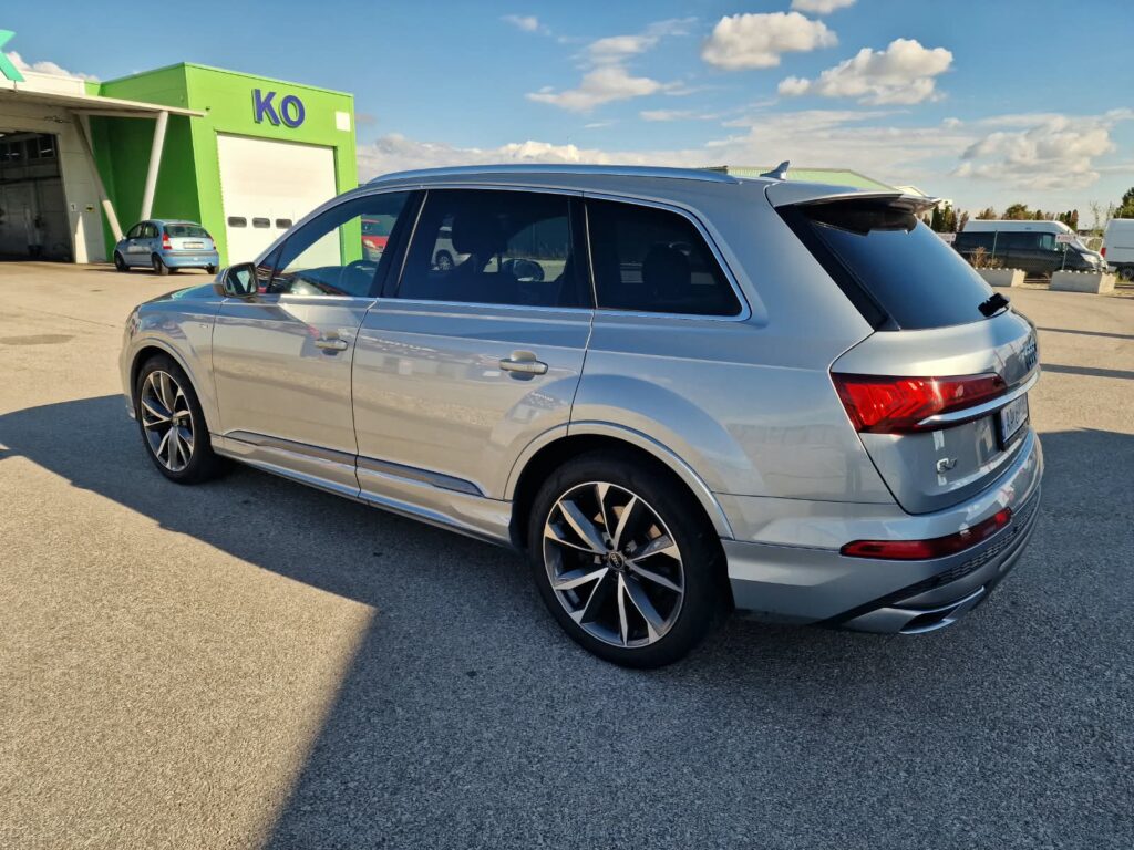 Audi Q7 55 3.0 TFSI mHEV S line quattro tiptronic