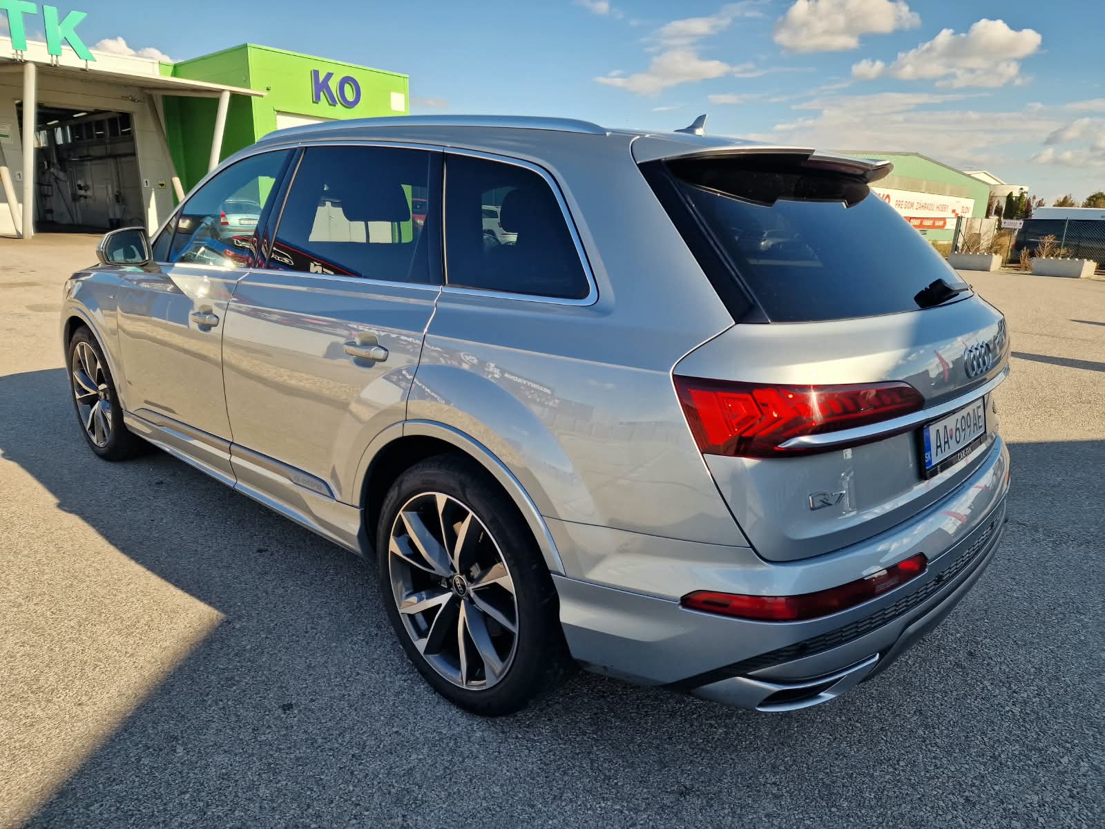 
								Audi Q7 55 3.0 TFSI mHEV S line quattro tiptronic full									