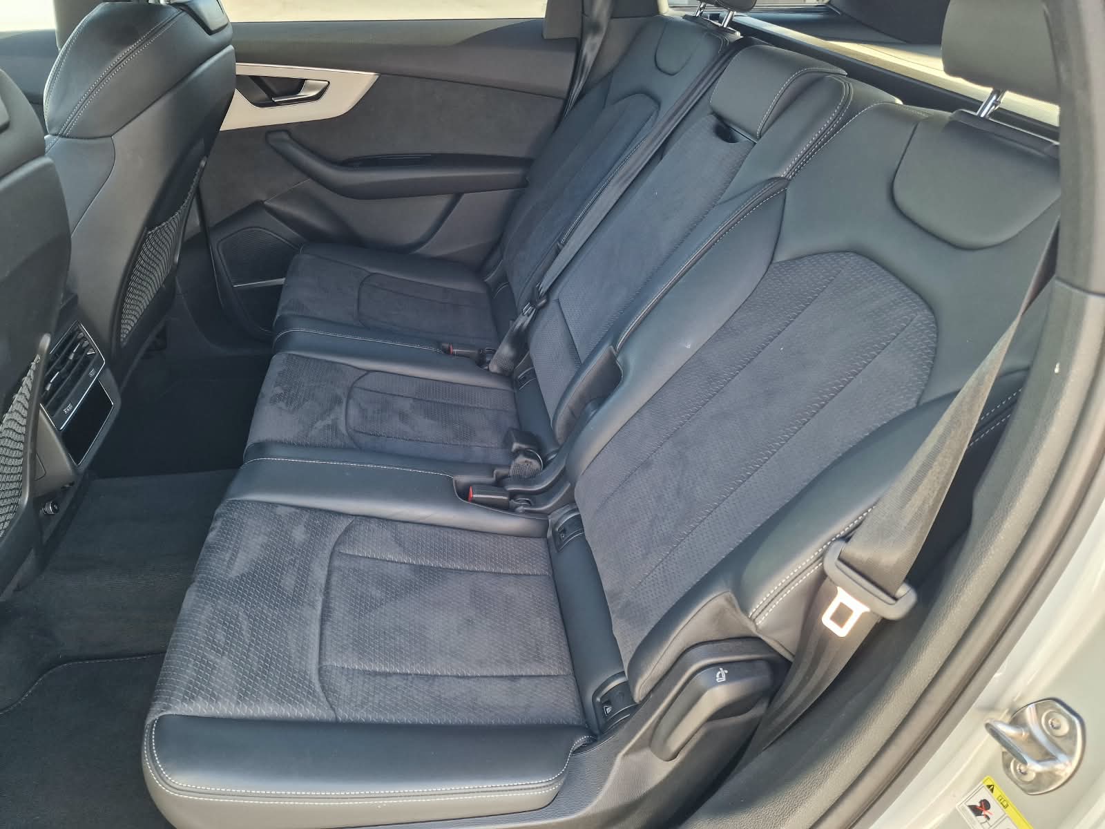 
								Audi Q7 55 3.0 TFSI mHEV S line quattro tiptronic full									