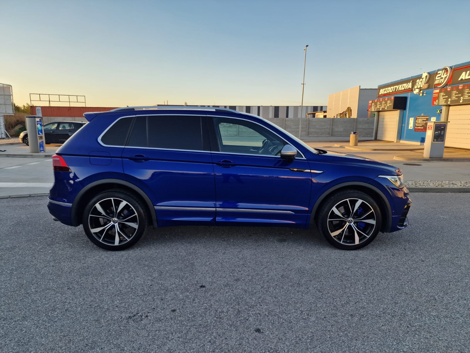 
								Volkswagen Tiguan 2.0 TSI R 4Motion DSG full									